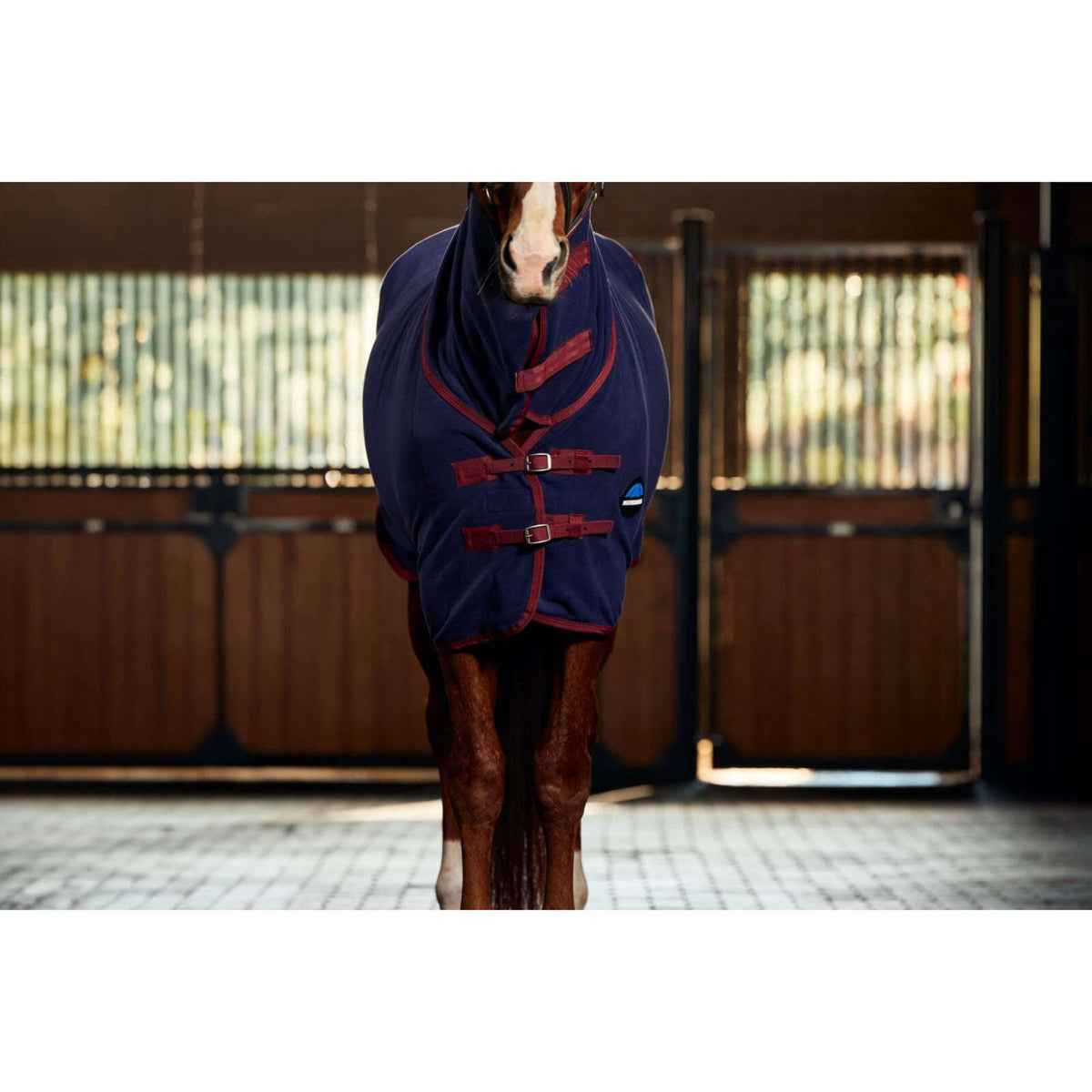 Weatherbeeta Coperta in Pile Anti-Static Cooler Combo Neck Navy/Burgundy Weatherbeeta Coperta in Pile Anti-Static Cooler Combo Neck Navy/Burgundy