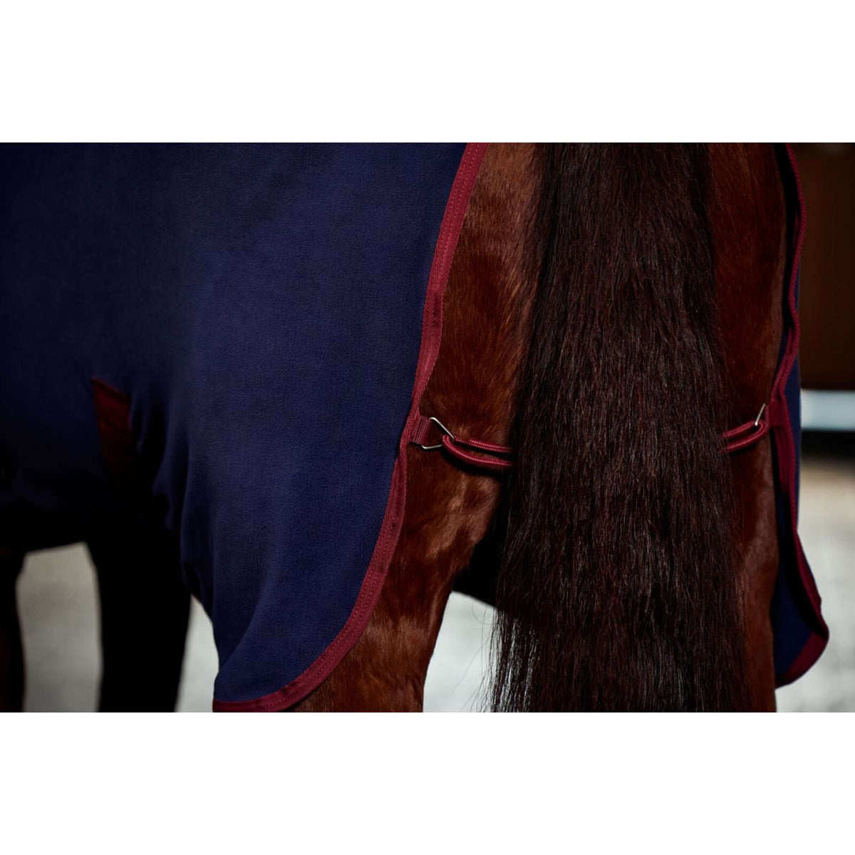 Weatherbeeta Coperta in Pile Anti-Static Cooler Combo Neck Navy/Burgundy Weatherbeeta Coperta in Pile Anti-Static Cooler Combo Neck Navy/Burgundy