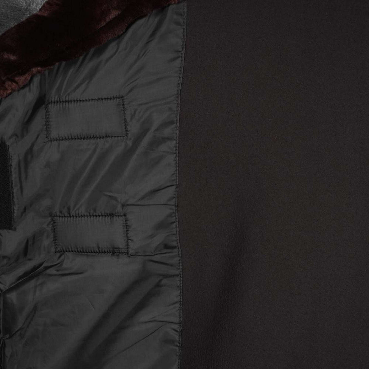 EQUITHÈME Coperta in Pile Teddy Nero/Marrone