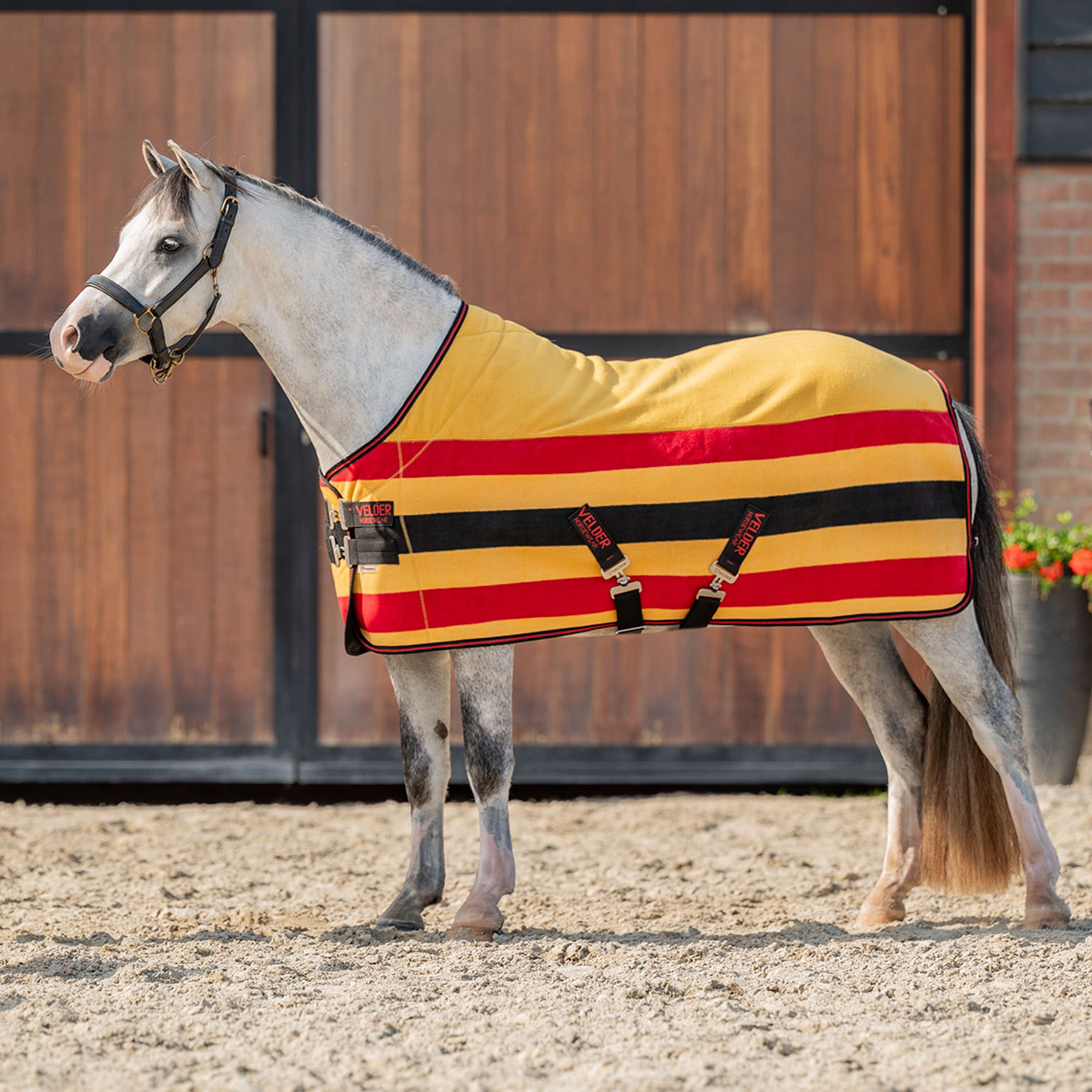 Velder Horsewear Premium Pony Deluxe Fleece Cooler Rug Nero/Giallo