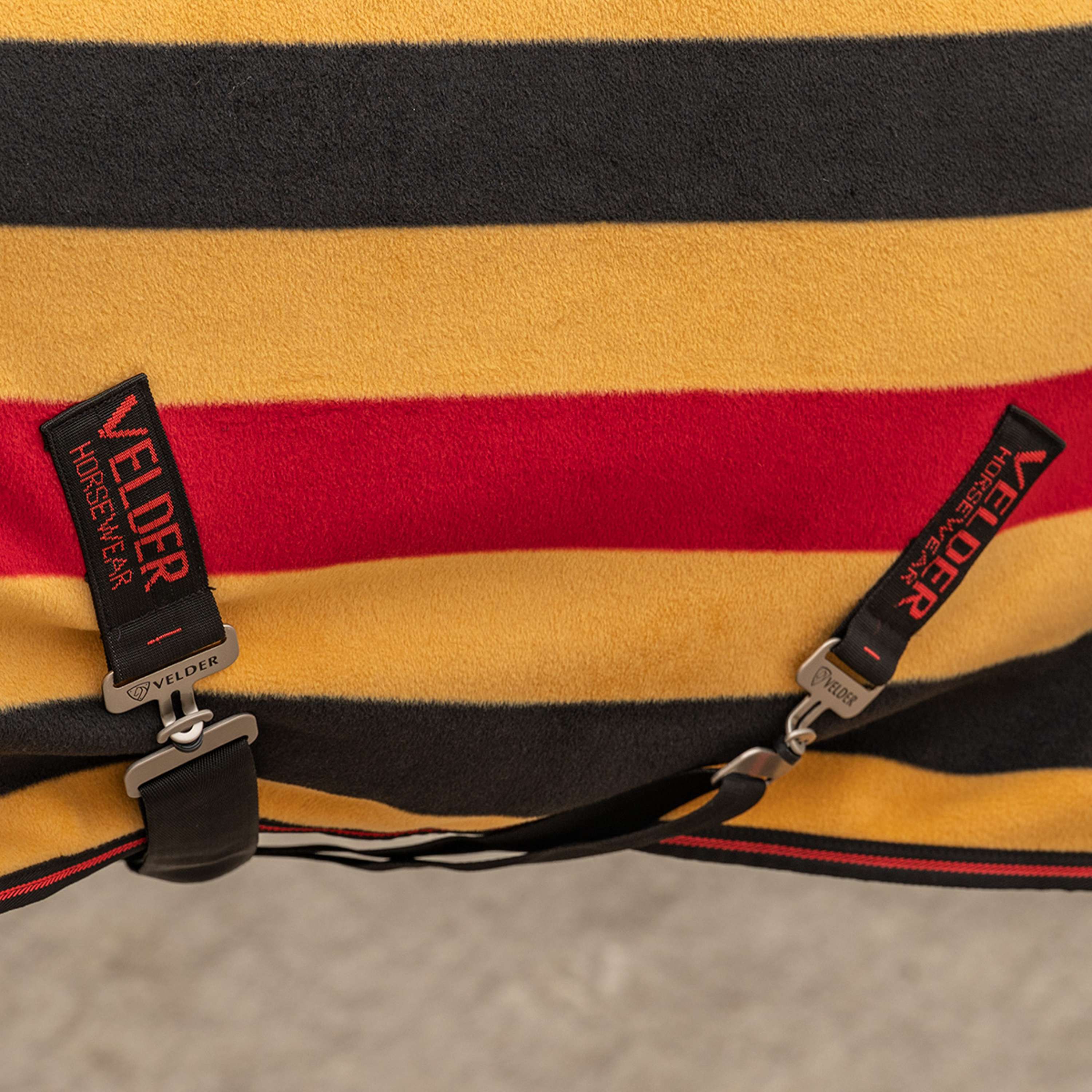 Velder Horsewear Premium Pony Deluxe Fleece Cooler Rug Nero/Giallo
