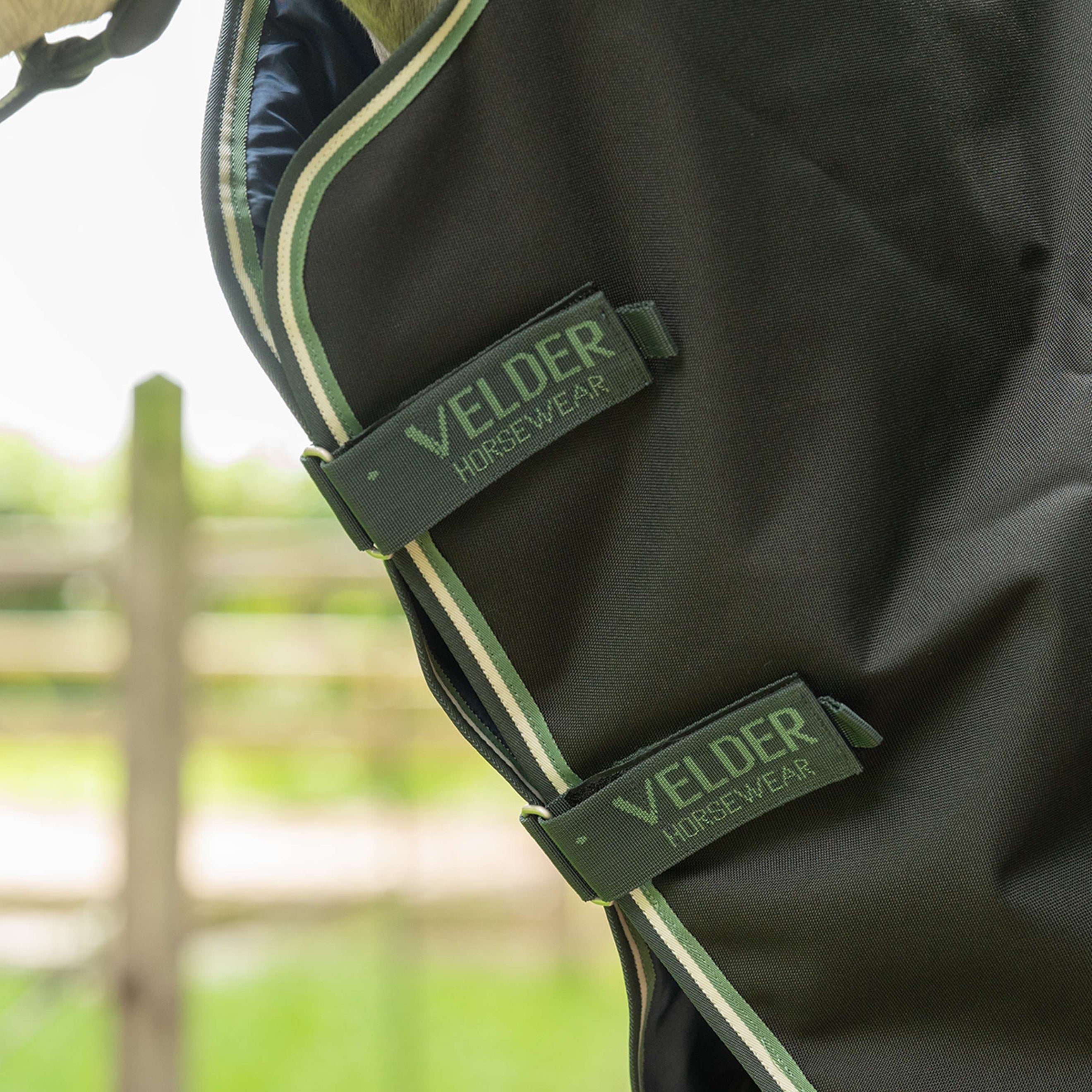 Velder Horsewear Premium Copricollo Turnout 100g Night Forest Velder Horsewear Premium Copricollo Turnout 100g Night Forest