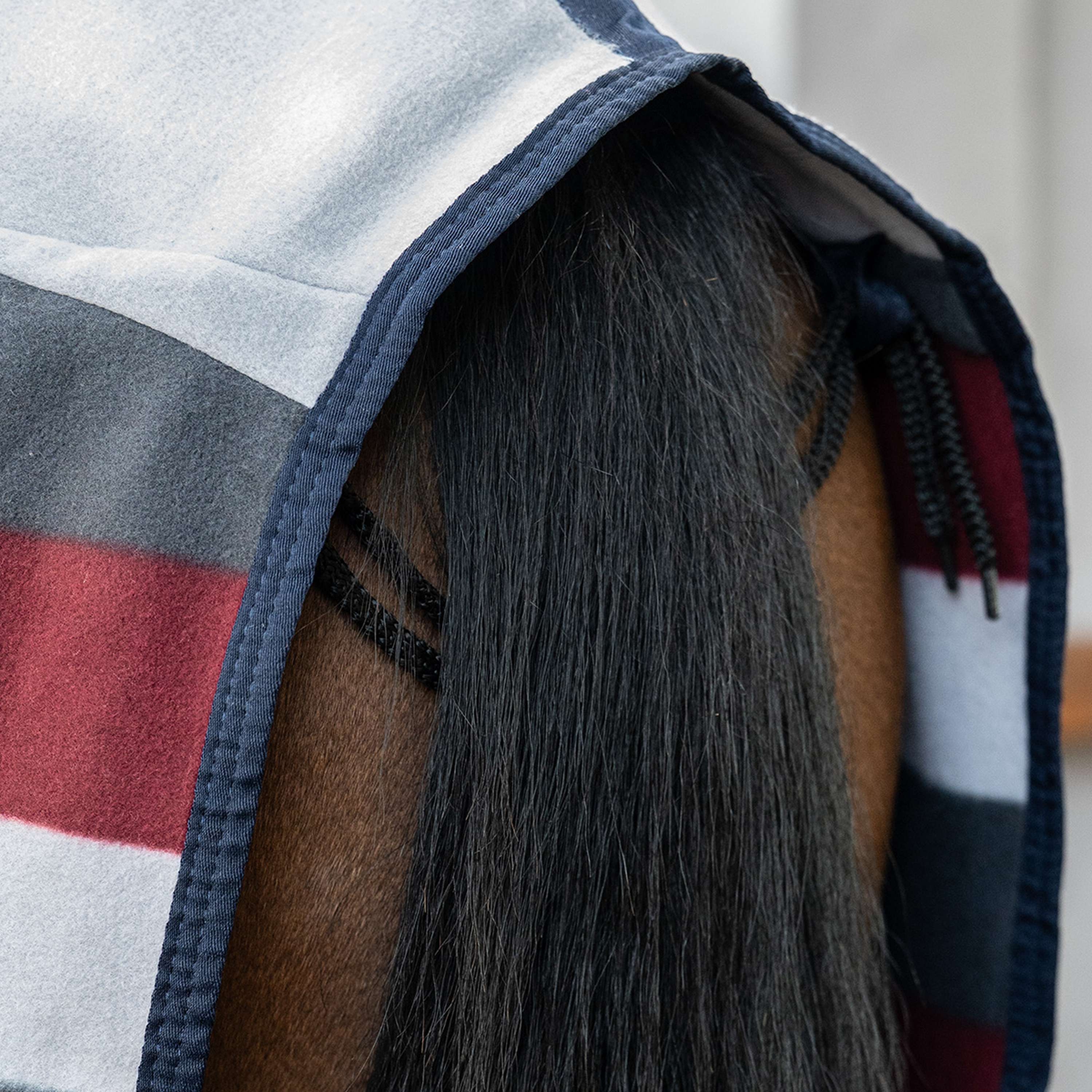 Velder Horsewear Essentials Coperta in Pile Polar Stripes Grigio/Bordeaux