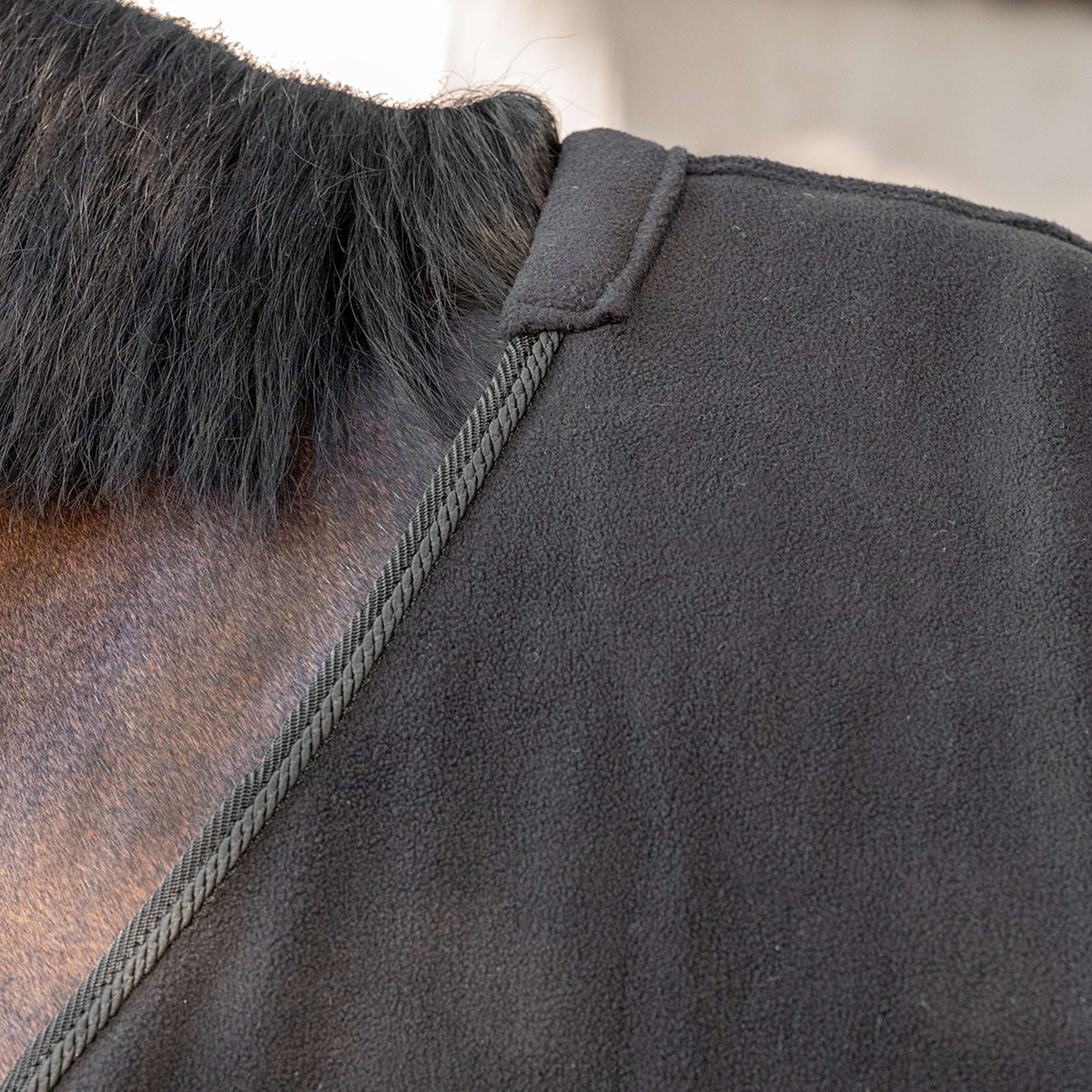 Velder Horsewear Essentials Coperta in Pile Comfy Nero