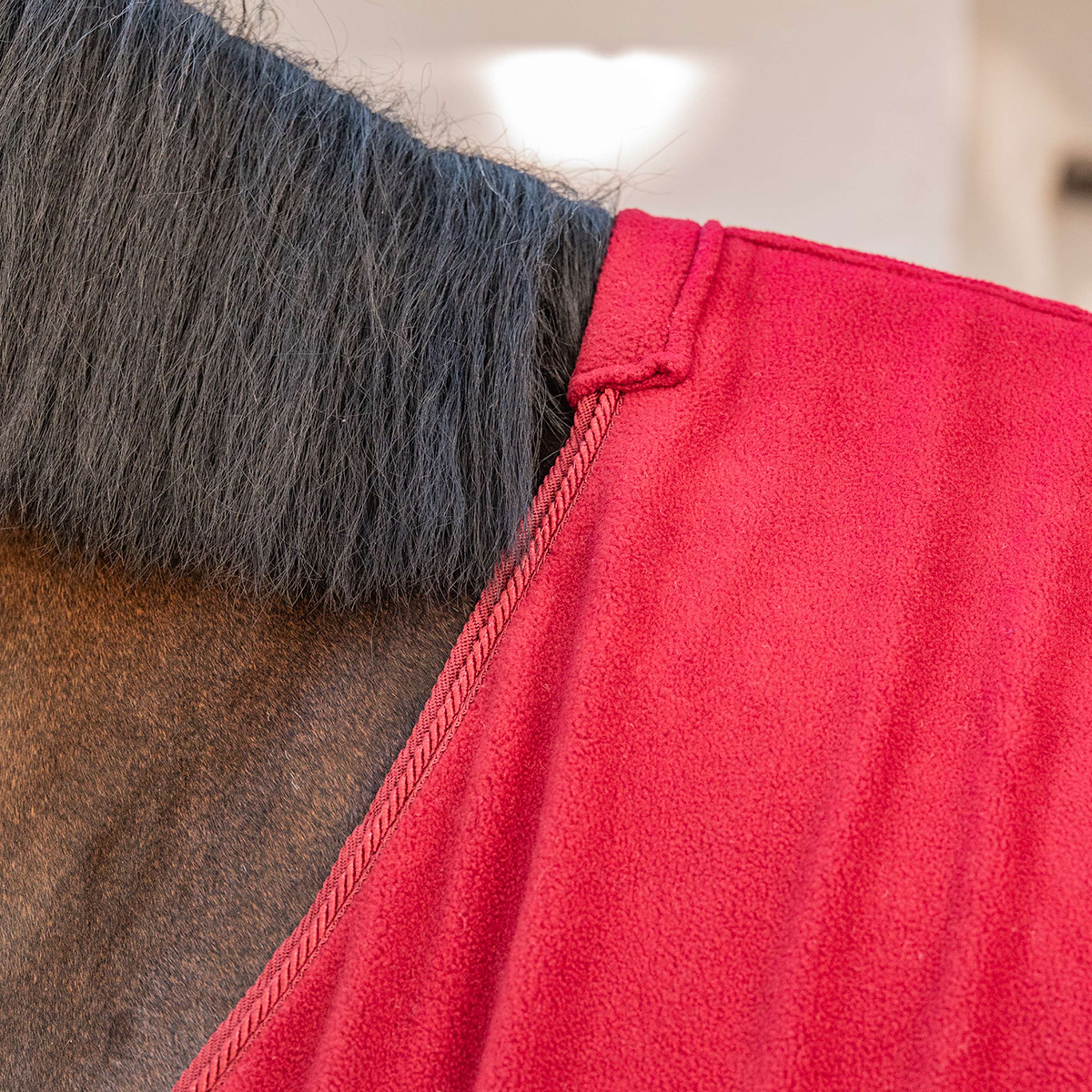 Velder Horsewear Essentials Coperta in Pile Comfy Bordeaux
