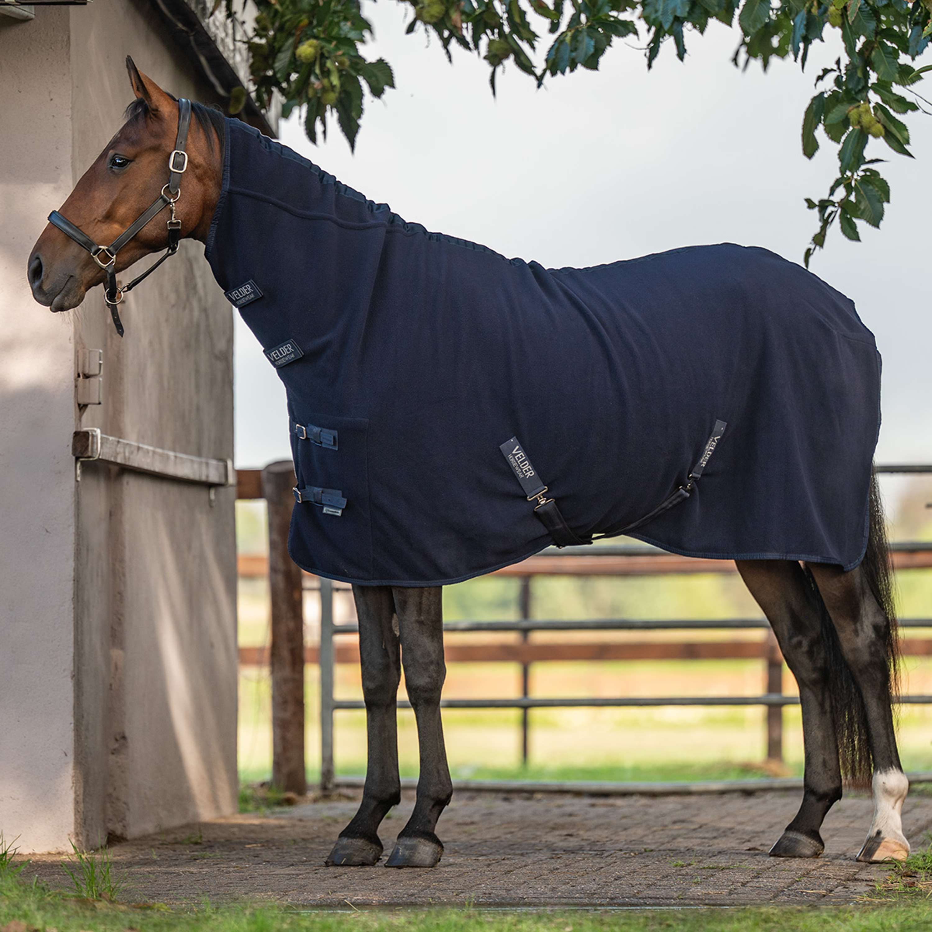 Velder Horsewear Essentials Coperta in Pile Comfy con collo Navy