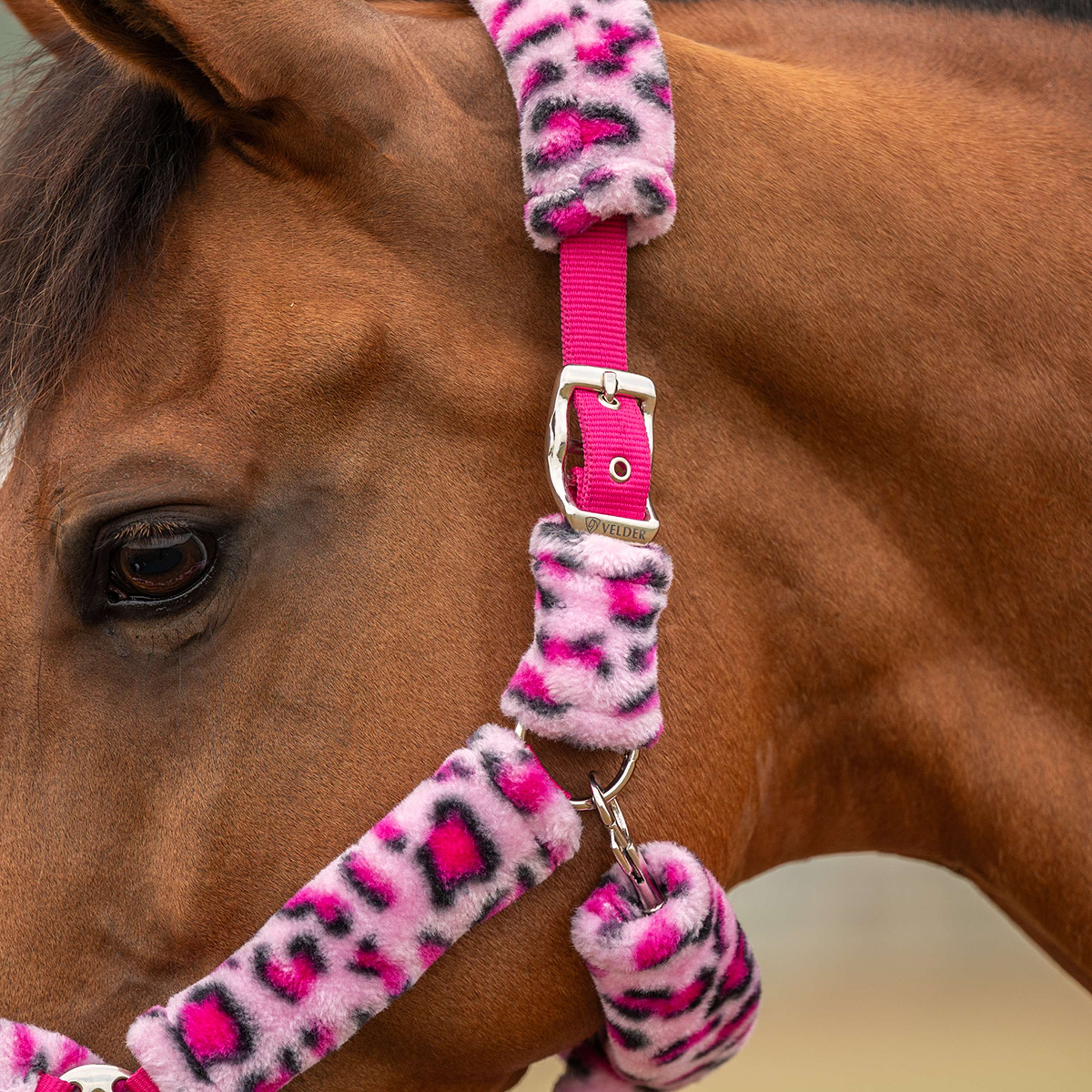 Velder Horsewear Premium Capezzina Comfort Fur Snow Leopard Rosa
