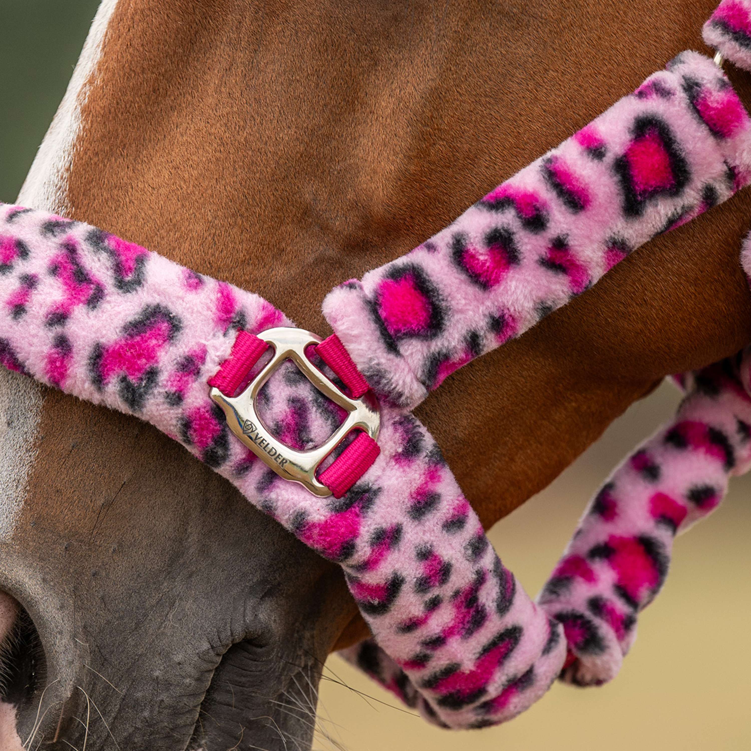 Velder Horsewear Premium Capezzina Comfort Fur Snow Leopard Rosa