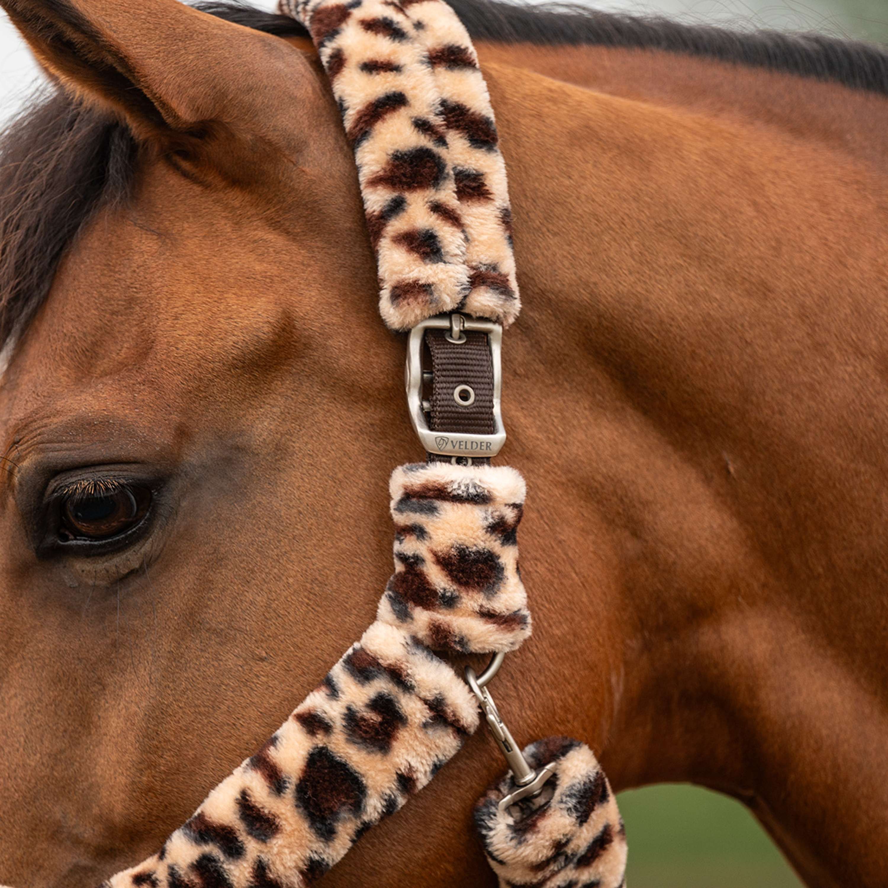 Velder Horsewear Premium Capezzina Comfort Fur Snow Leopard Marrone