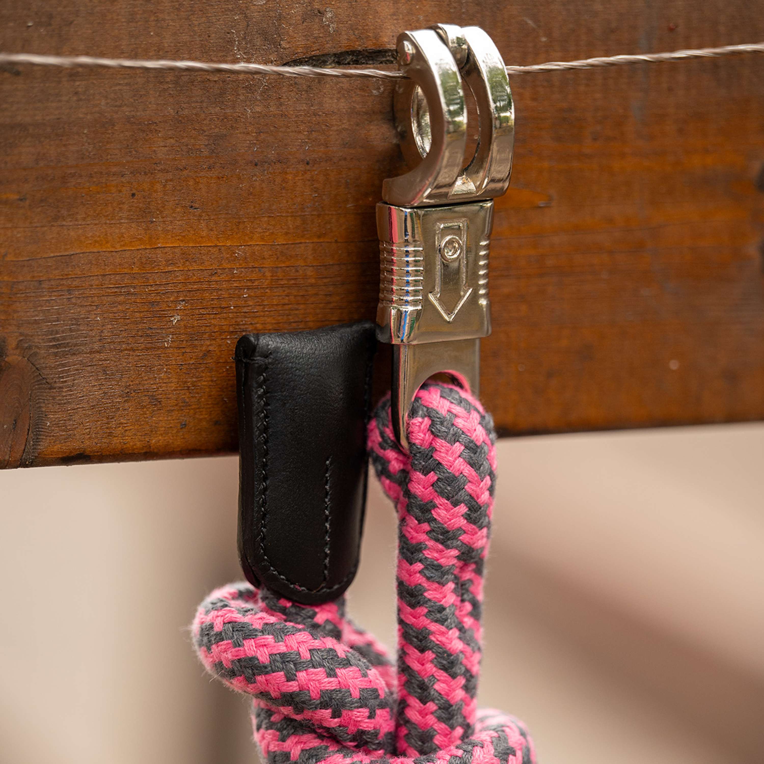 Velder Horsewear Corda per cavezza con Gancio di Panico Rosa/Grigio