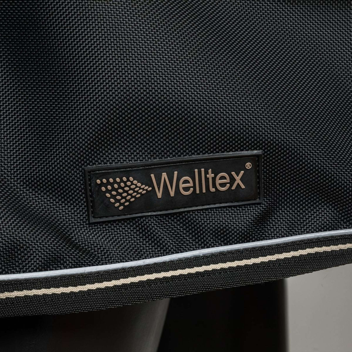 Back on Track Coperta da esterno Obsidian 300g con collo staccabile Nero