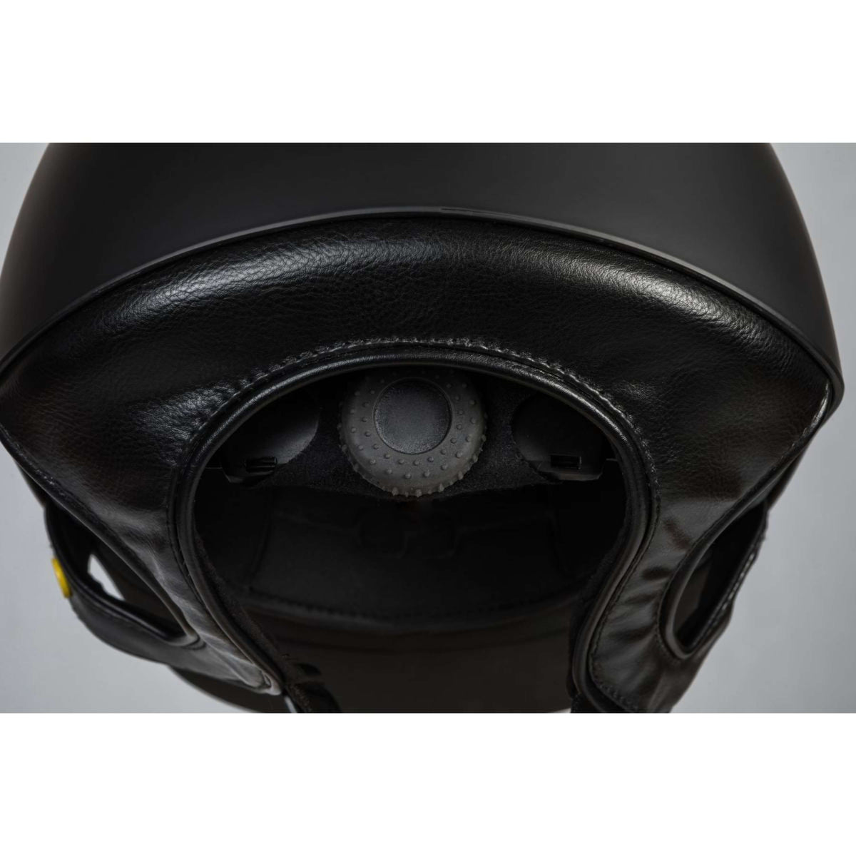 Back on Track Casco da equitazione Silves Smooth Top Mips Nero