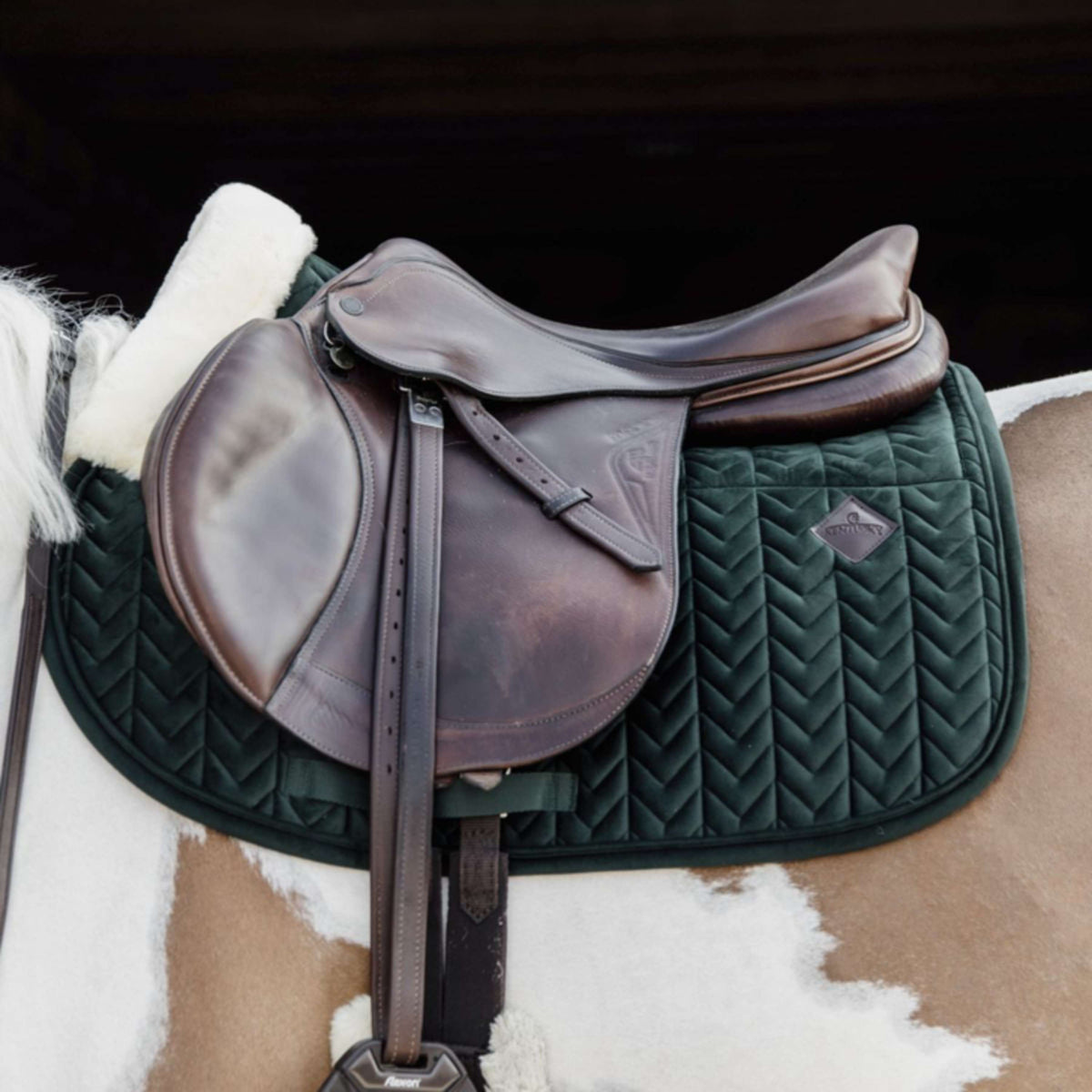 Kentucky Horsewear Sottosella Skin Friendly Velvet Springen Pine Green