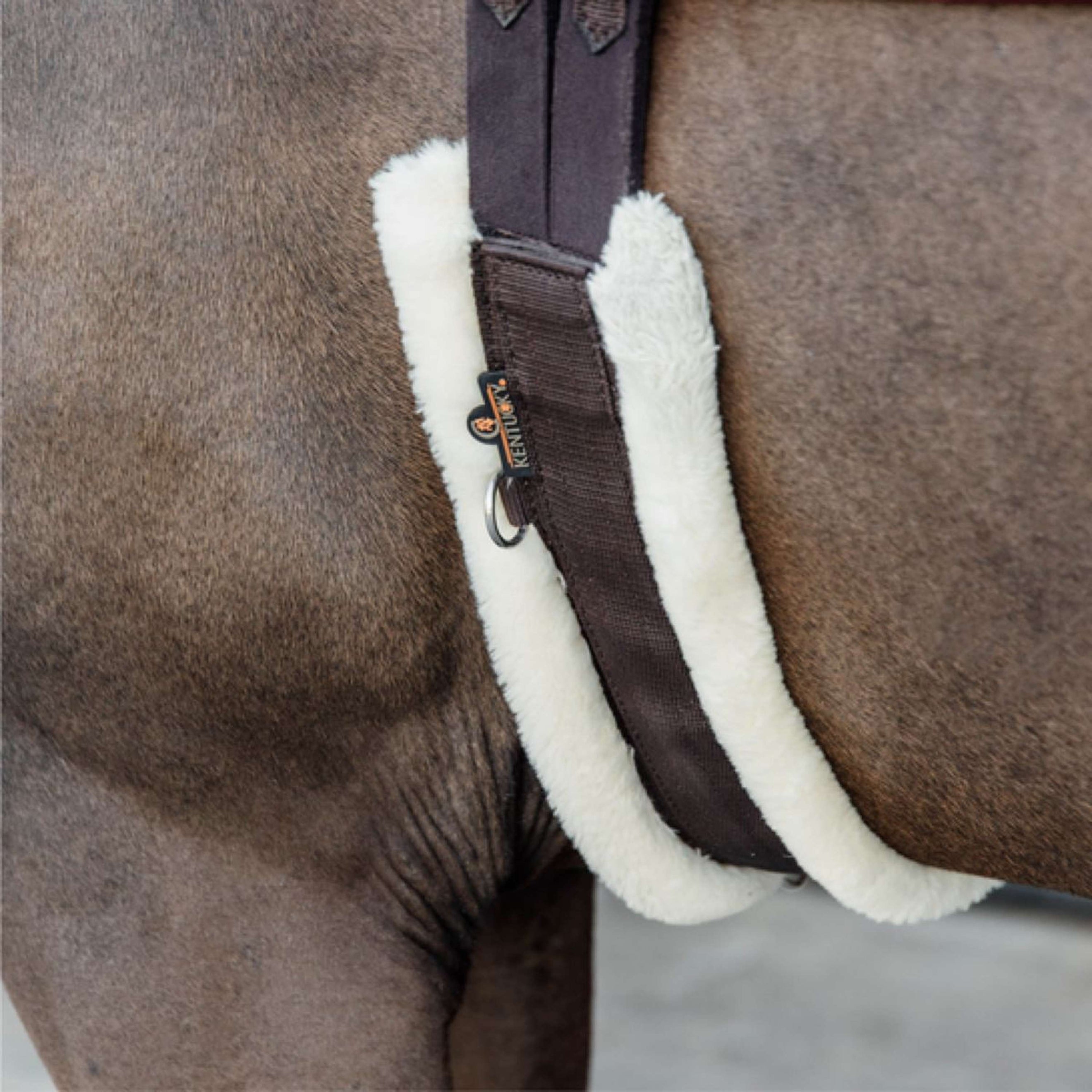 Kentucky Horsewear Sottopancia Polivalente Sheepskin Marrone/Naturale Kentucky Horsewear Sottopancia Polivalente Sheepskin Marrone/Naturale