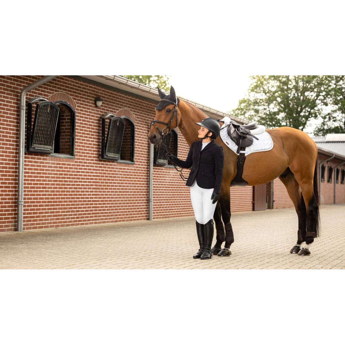 LeMieux Sottosella Crystal Suede Close Contact Bianco