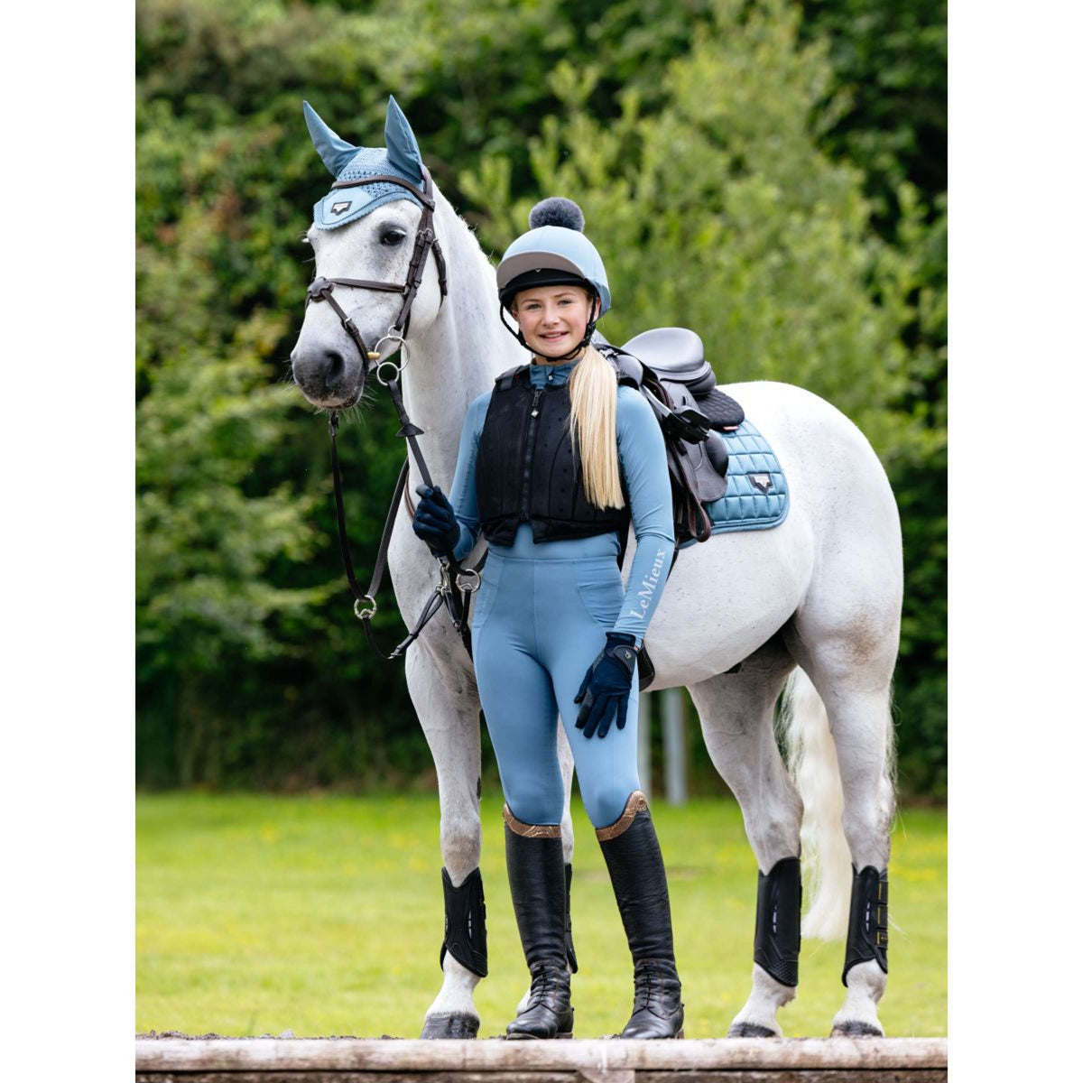 LeMieux Sottosella Loire Classic Square Close Contact Ice Blue