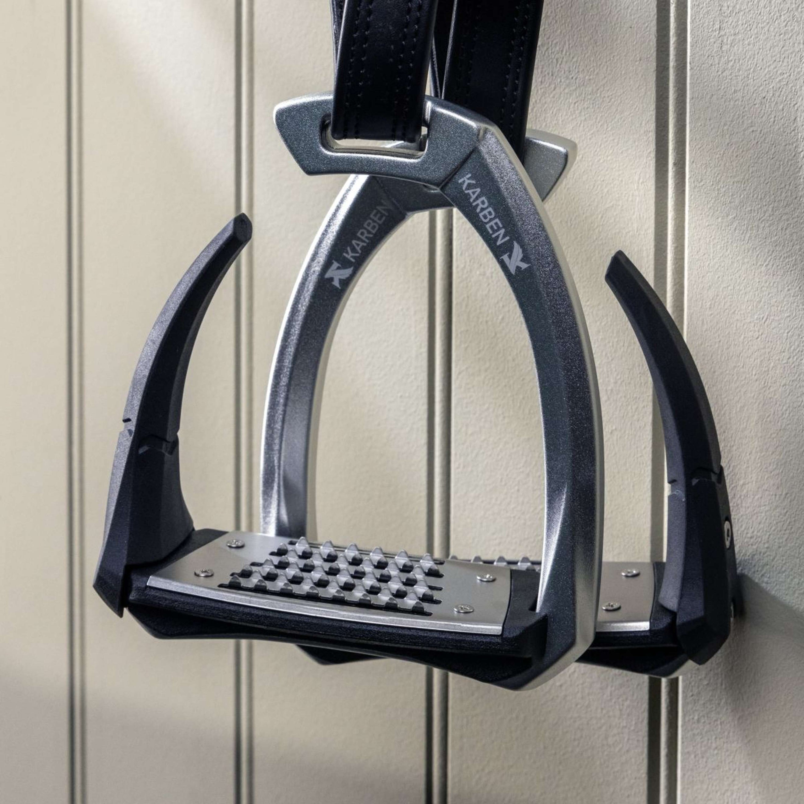 Karben by Shires Staffe Ultra Grip FX Nero Karben by Shires Staffe Ultra Grip FX Nero