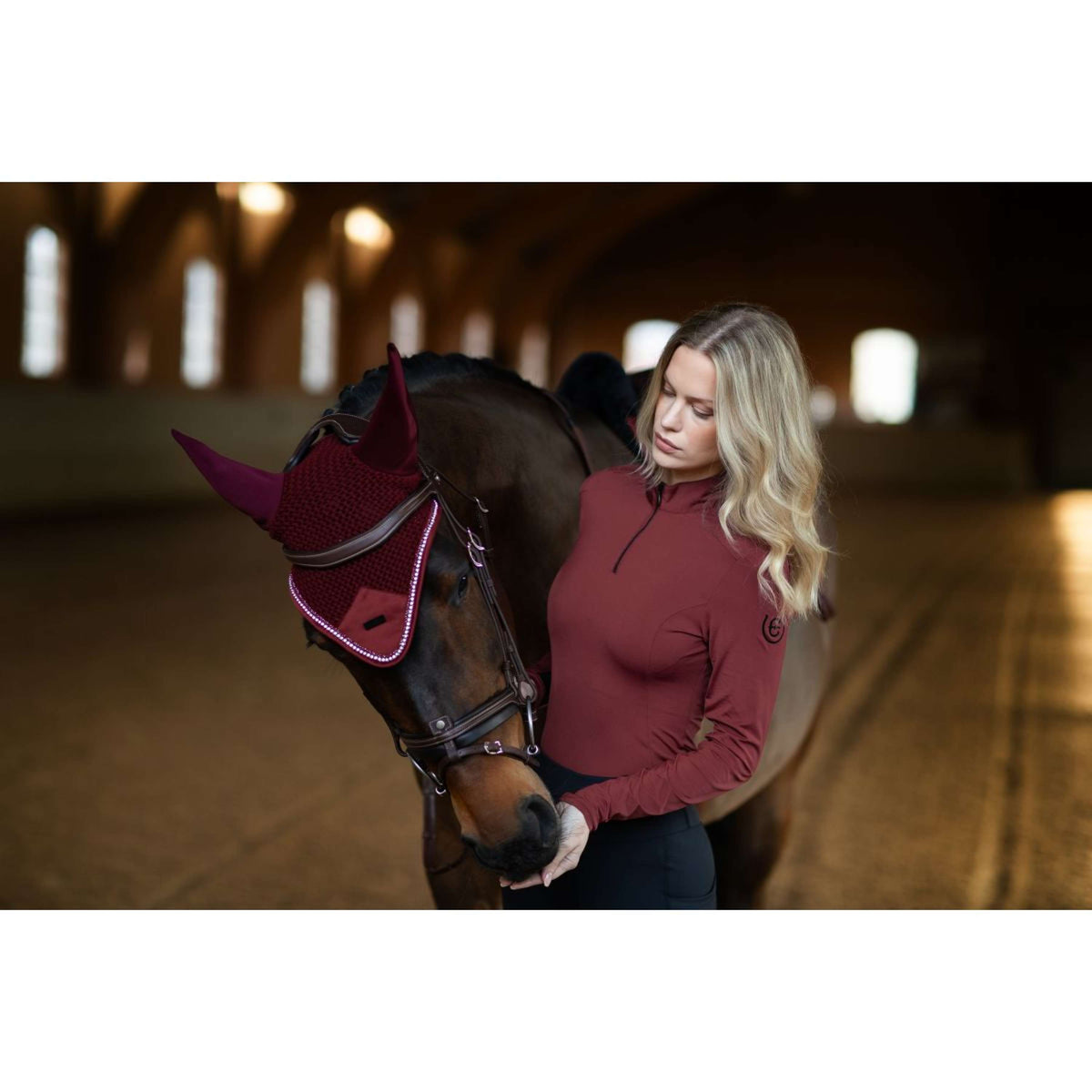 Equestrian Stockholm Cuffietta Modern Crystal Bordeaux