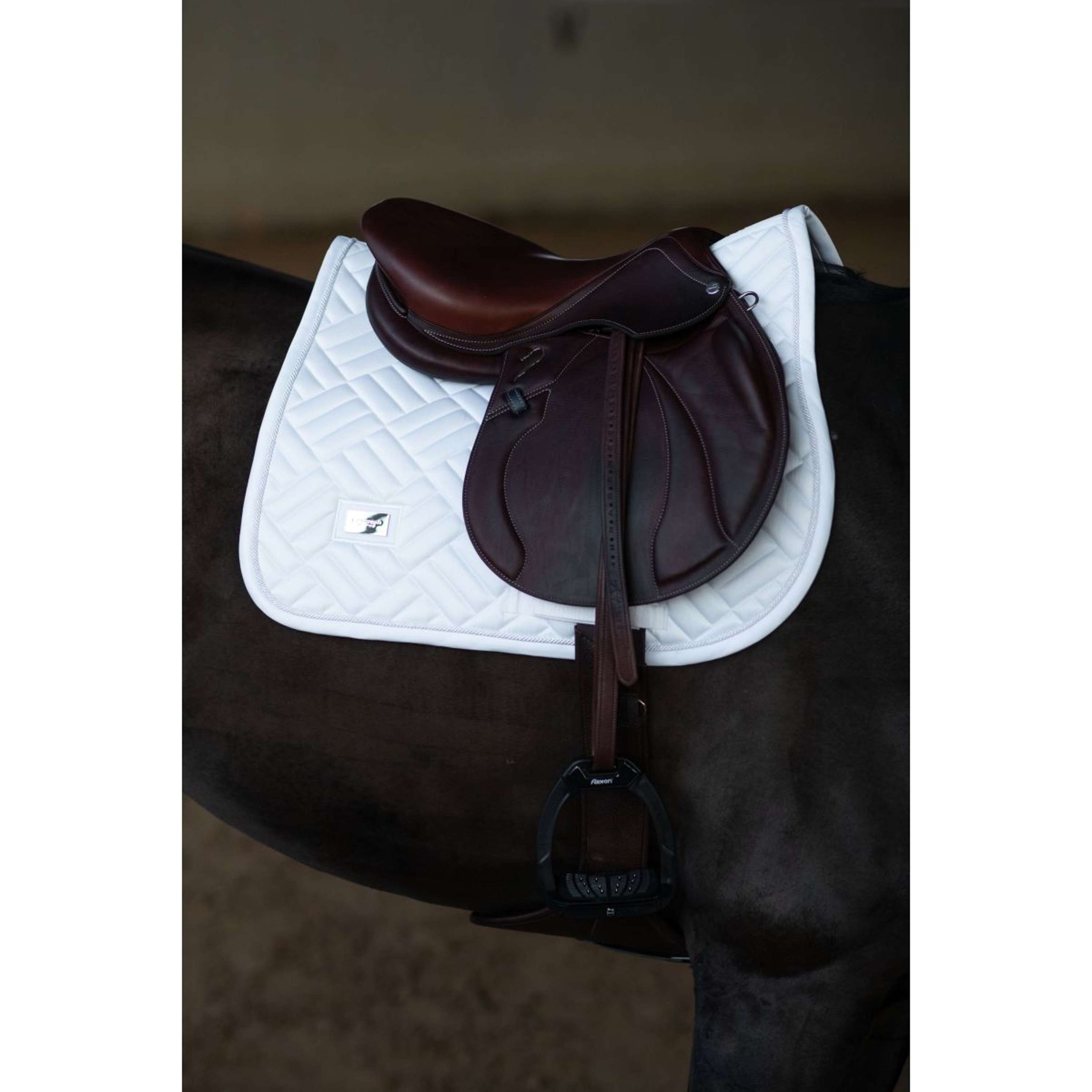 Equestrian Stockholm Sottosella Modern Saltando White Silver Equestrian Stockholm Sottosella Modern Saltando White Silver