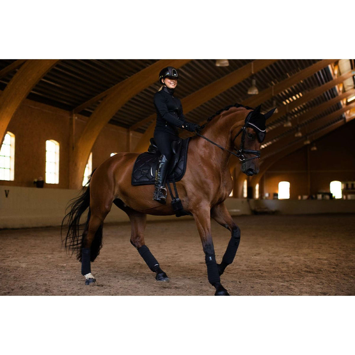 Equestrian Stockholm Cuffietta All Black Glimmer