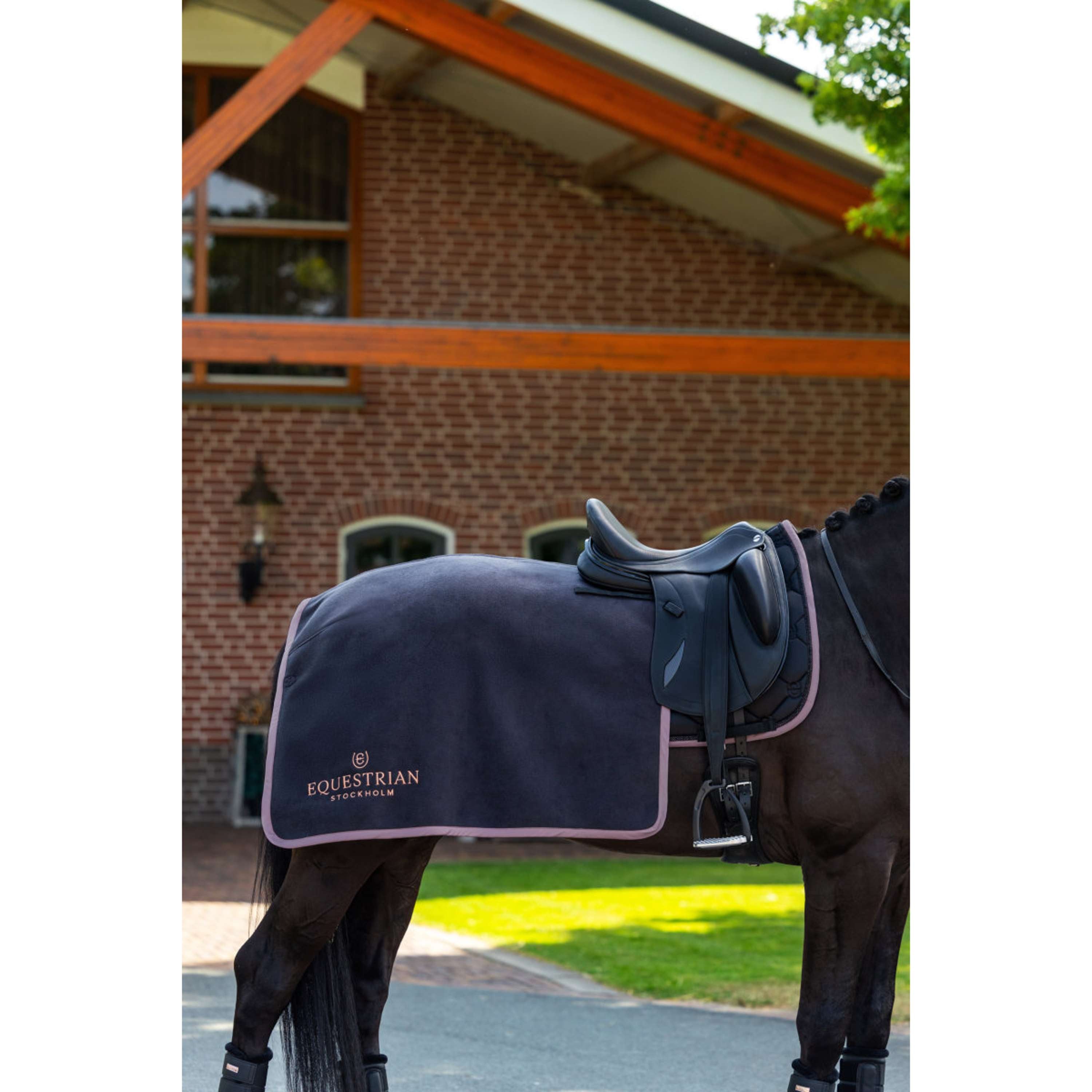 Equestrian Stockholm Quarter Sheet Heavy Fleece Nero/Blush