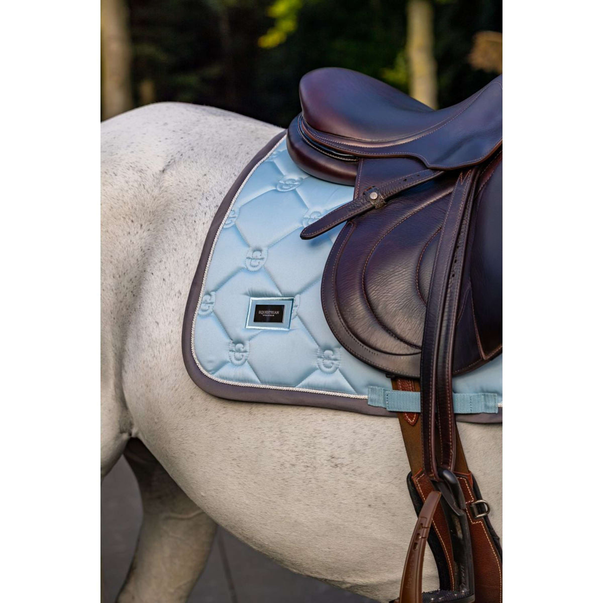 Equestrian Stockholm Sottosella saltando Ice Blue