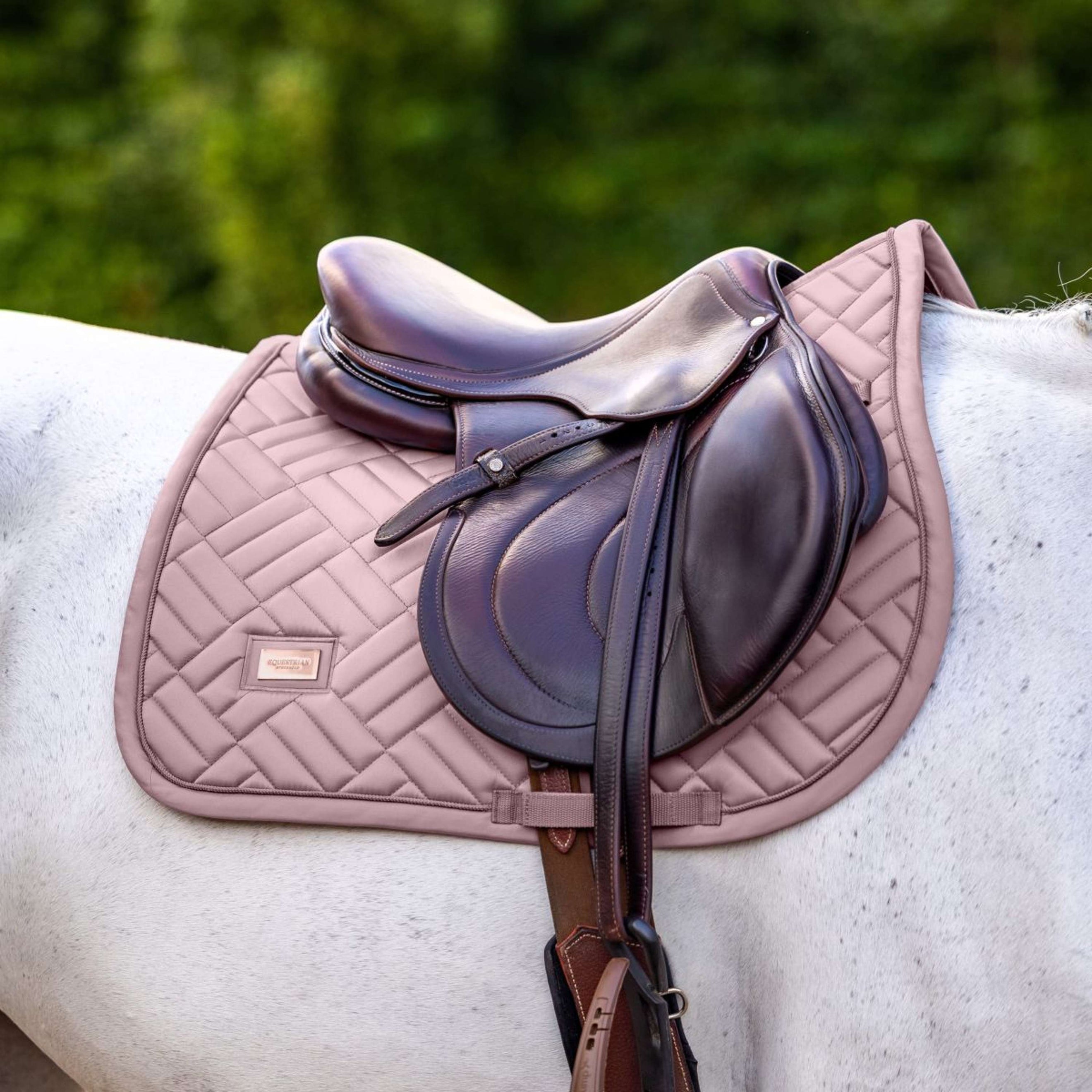Equestrian Stockholm Sottosella Modern saltando Midsummer Blush Equestrian Stockholm Sottosella Modern saltando Midsummer Blush