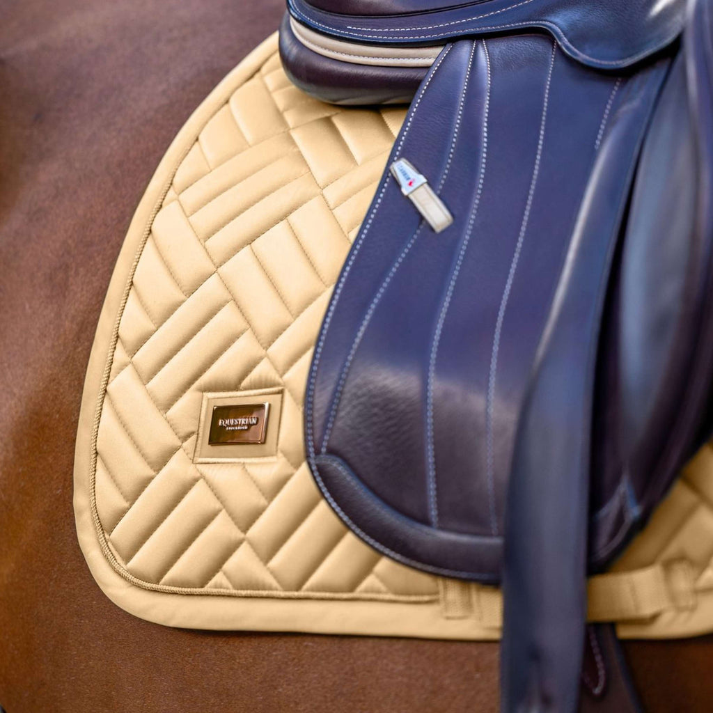 Equestrian Stockholm Sottosella Modern saltando Midsummer Glow