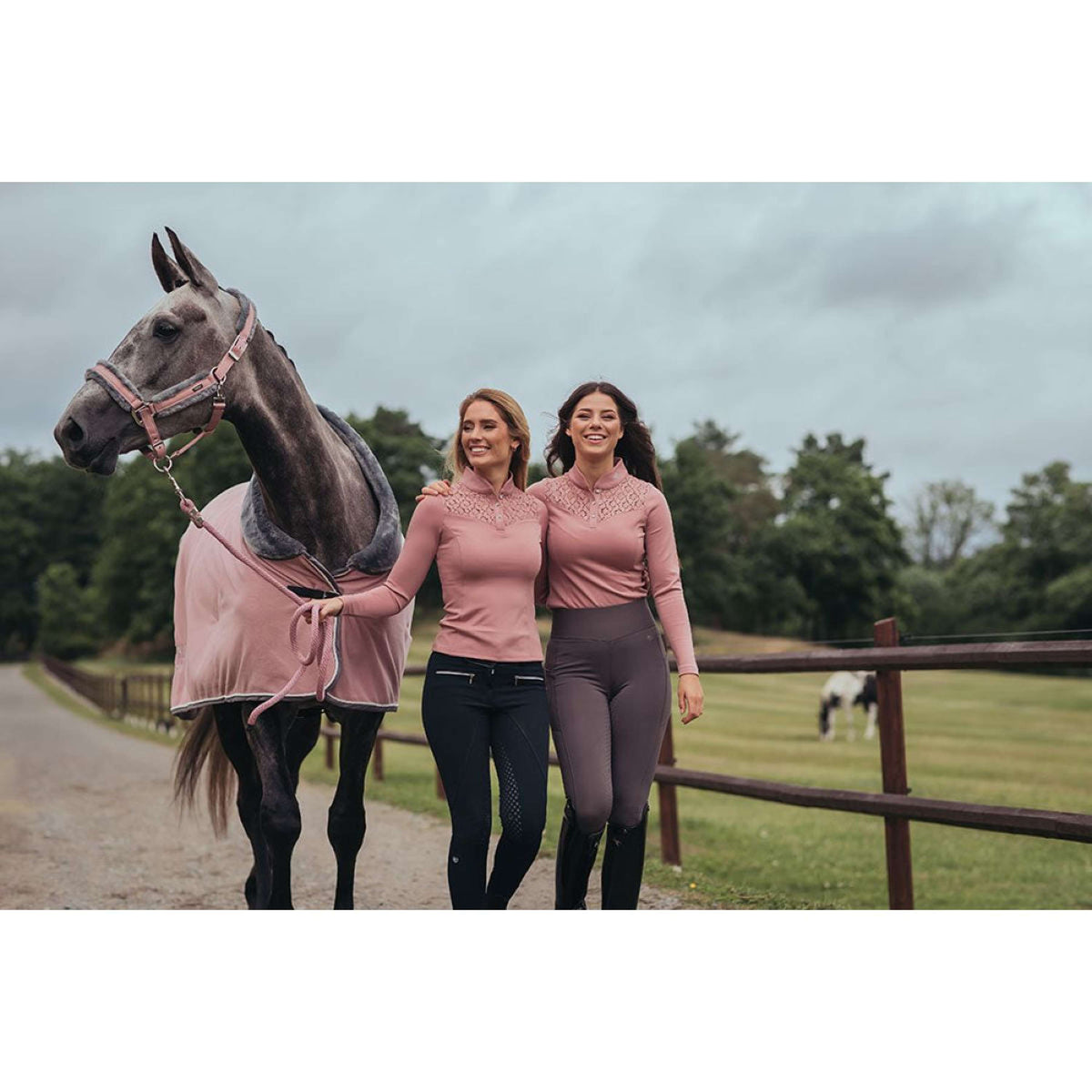 Equestrian Stockholm Capestro e Longhina Fur Rosa
