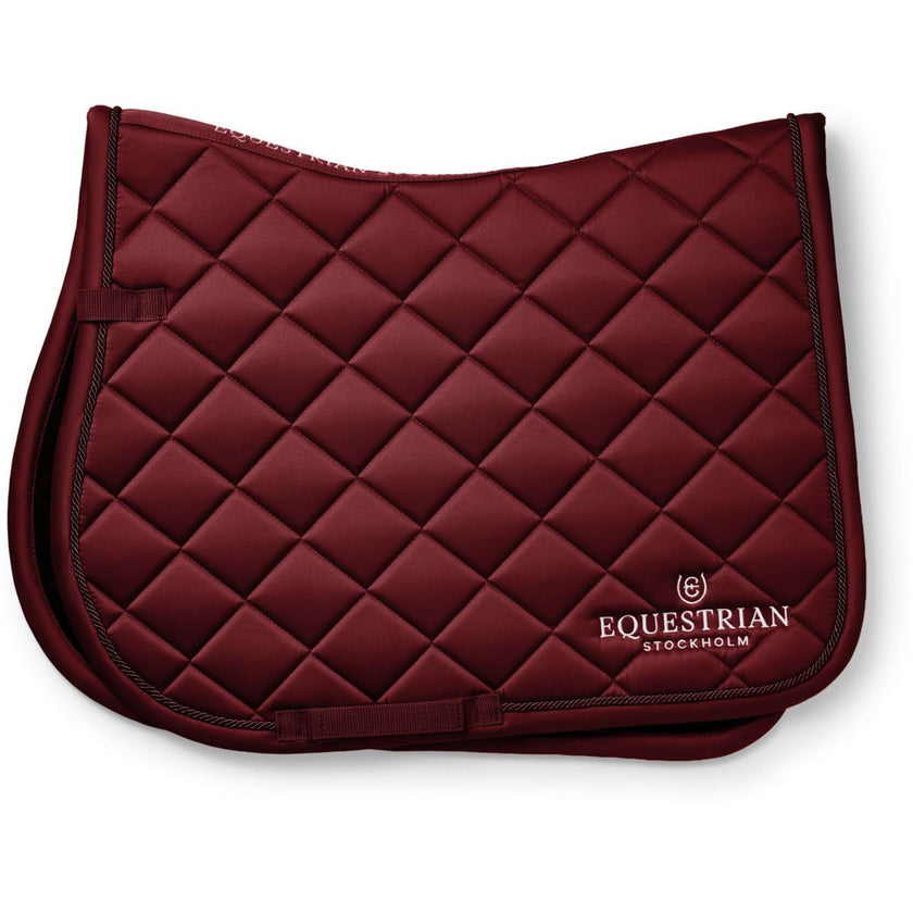 Equestrian Stockholm Sottosella Line saltando Bordeaux