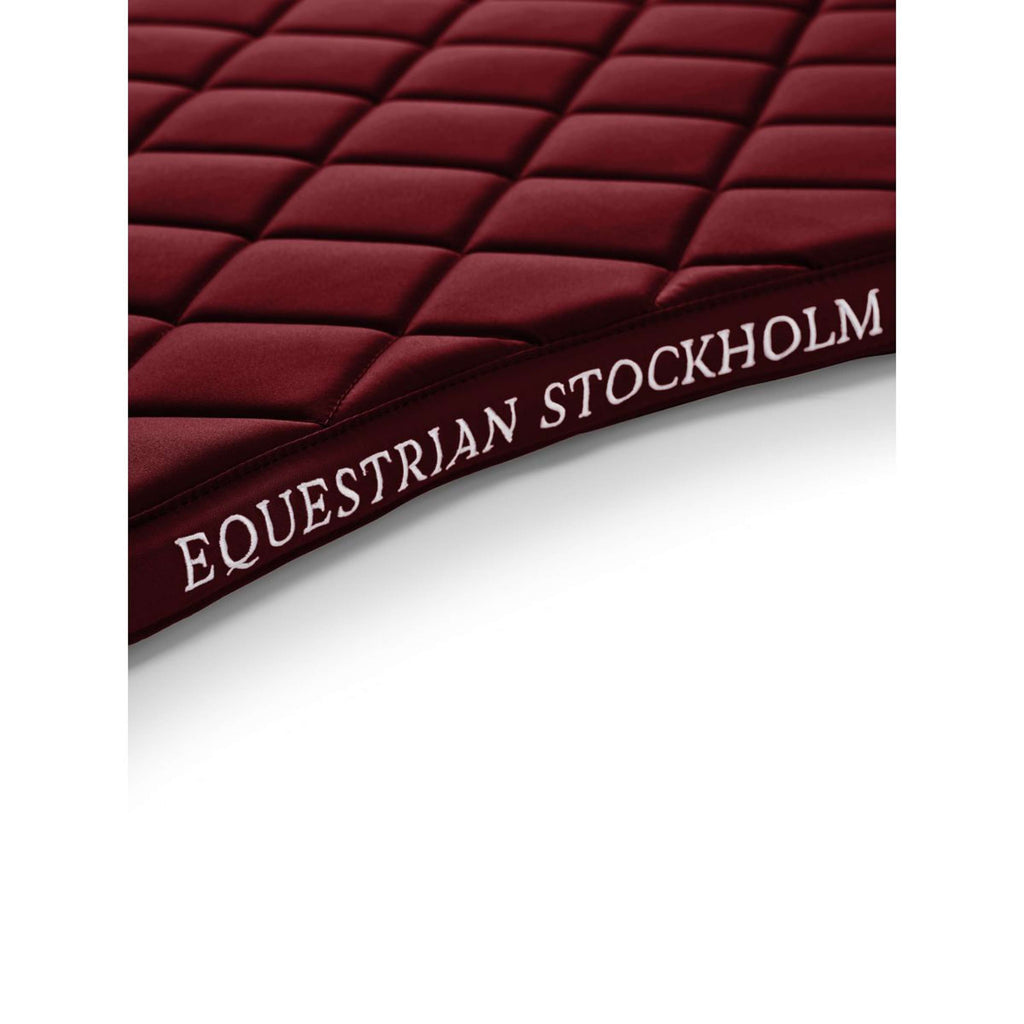 Equestrian Stockholm Sottosella Line saltando Bordeaux