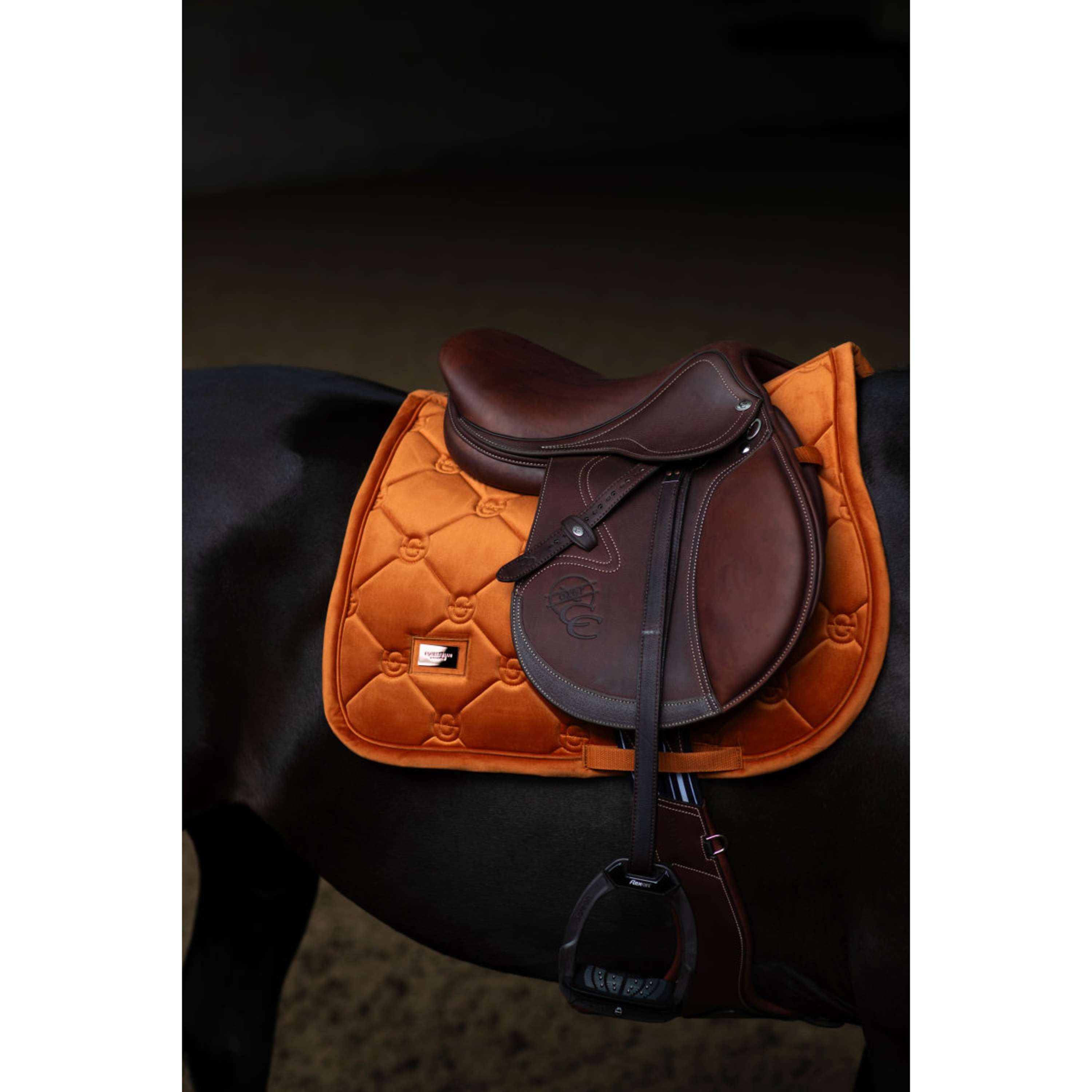 Equestrian Stockholm Sottosella Velvet Saltando Chestnut
