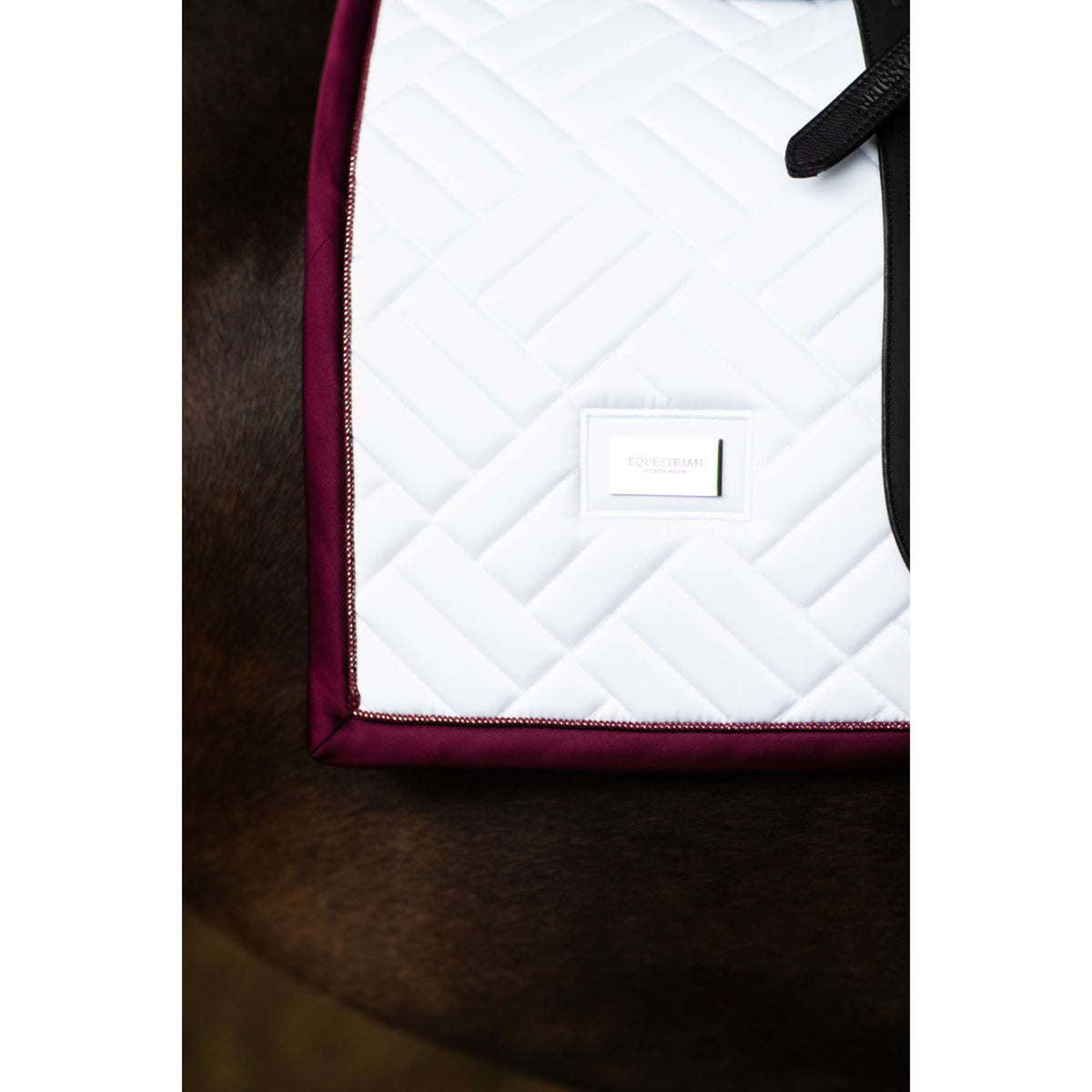 Equestrian Stockholm Sottosella Modern Dressage Bianco/Merlot