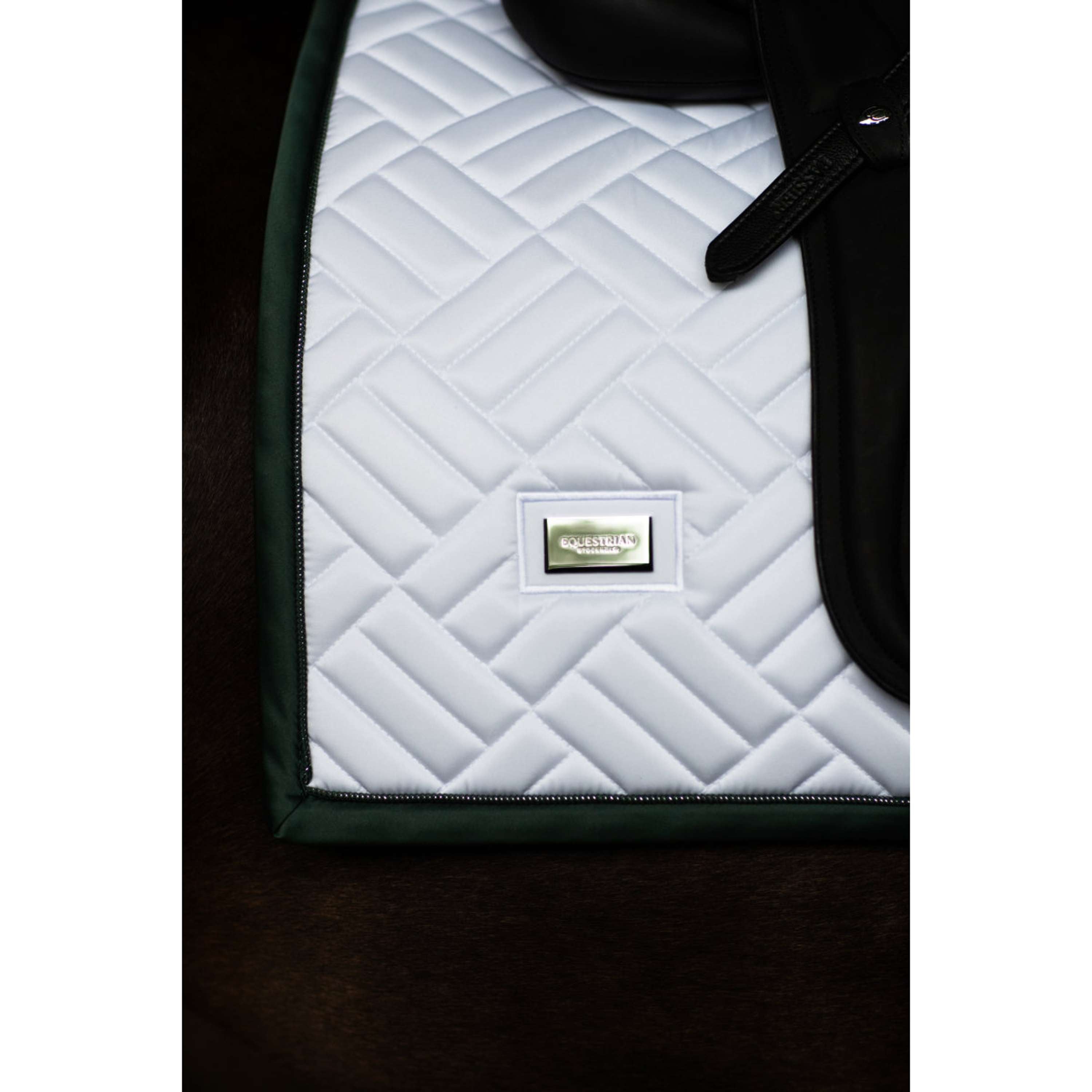 Equestrian Stockholm Sottosella Modern Dressage Bianco/Sycamore Green