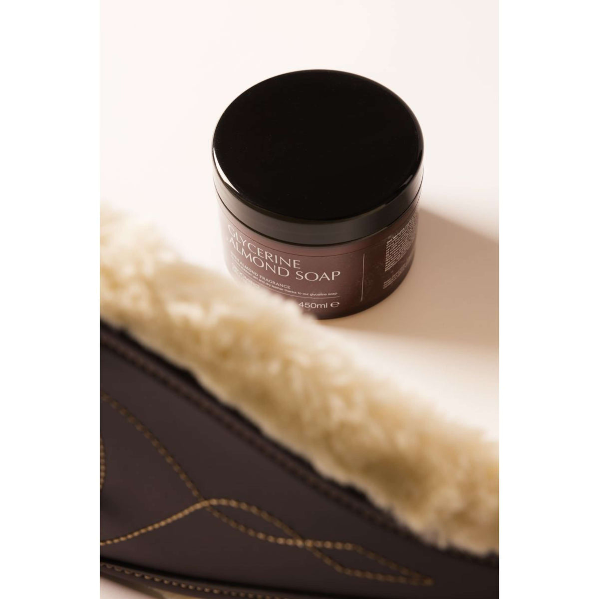 Kentucky Horsewear Sapone Glycerine Almond