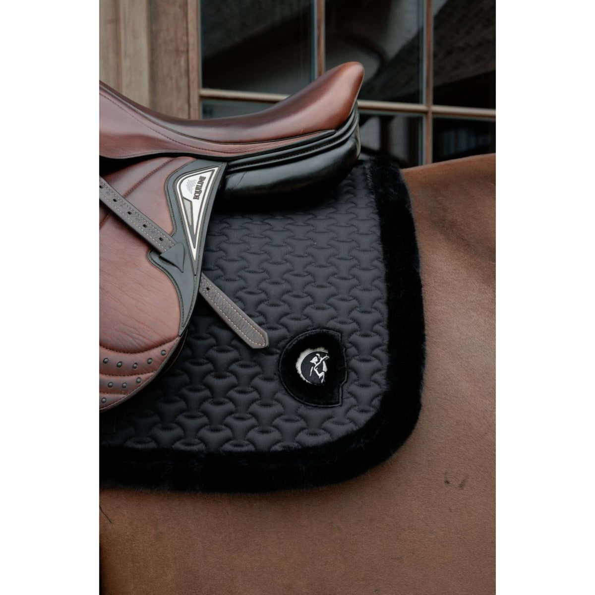Kentucky Horsewear Sottosella Fake Fur Onion Quilt saltando Nero