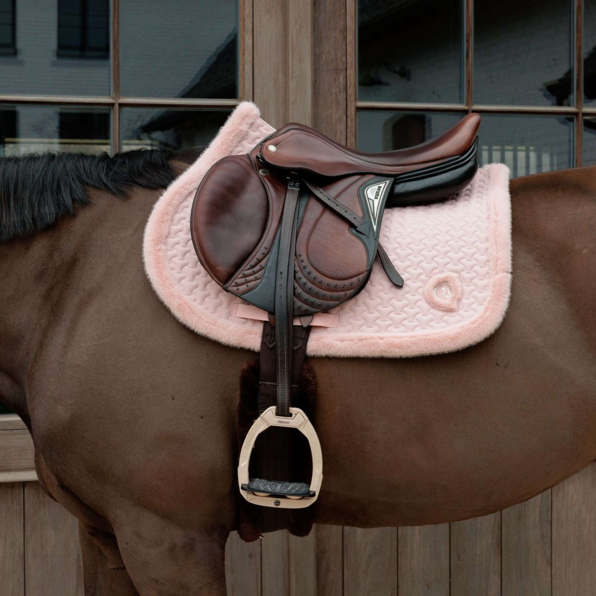 Kentucky Horsewear Sottosella Fake Fur Onion Quilt saltando Rosa antico