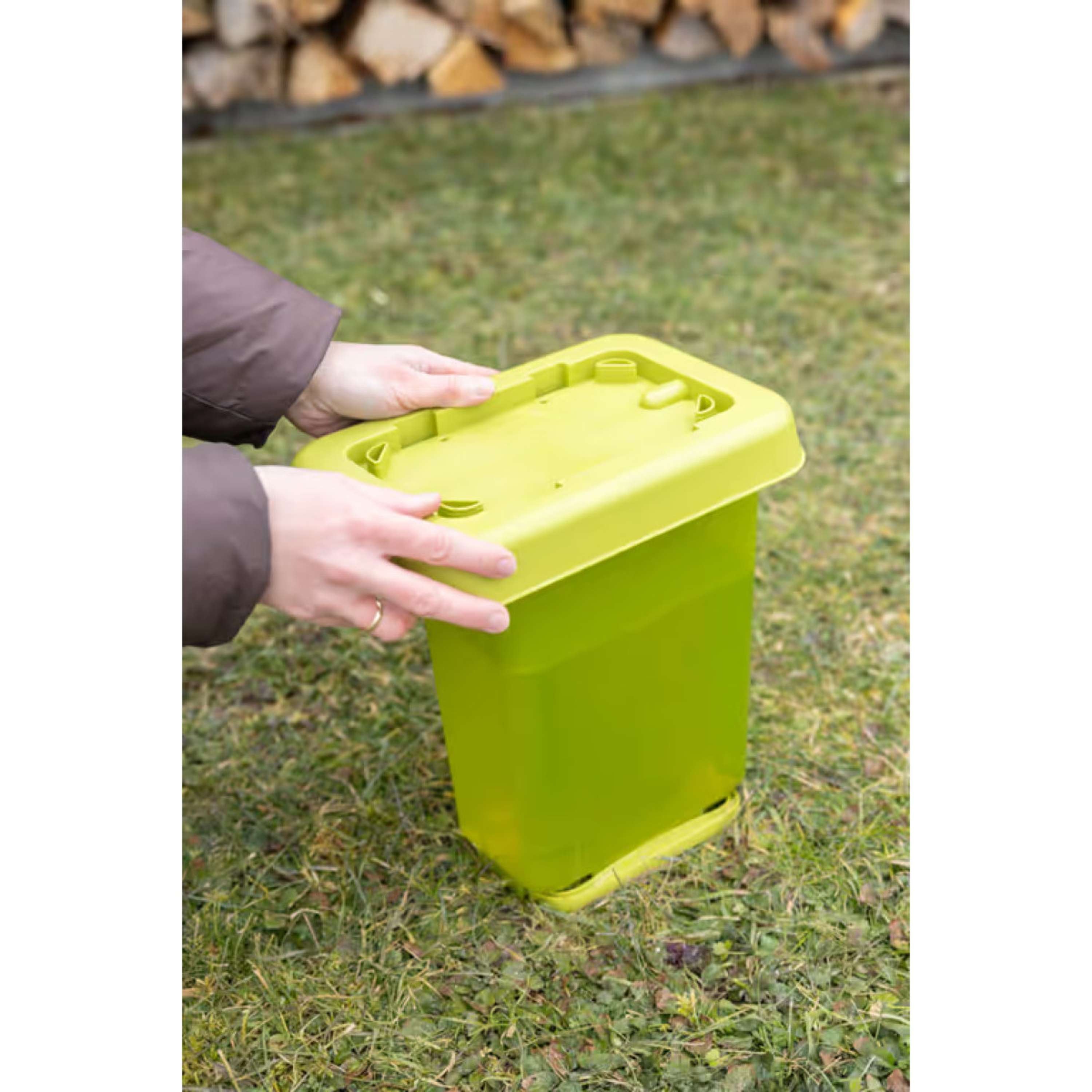 Kerbl Abbeveratoio per Volatili su Supporto Verde