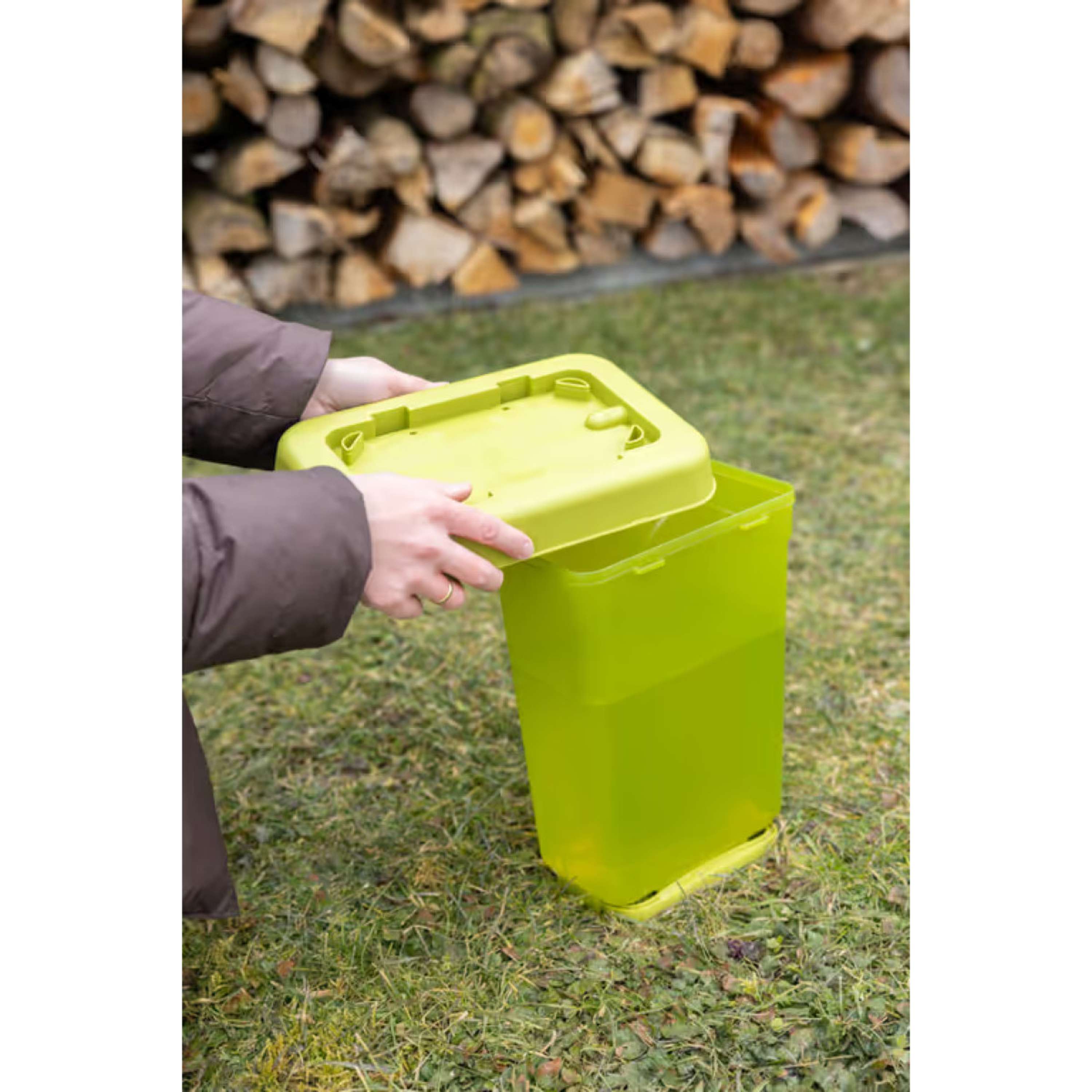 Kerbl Abbeveratoio per Volatili su Supporto Verde