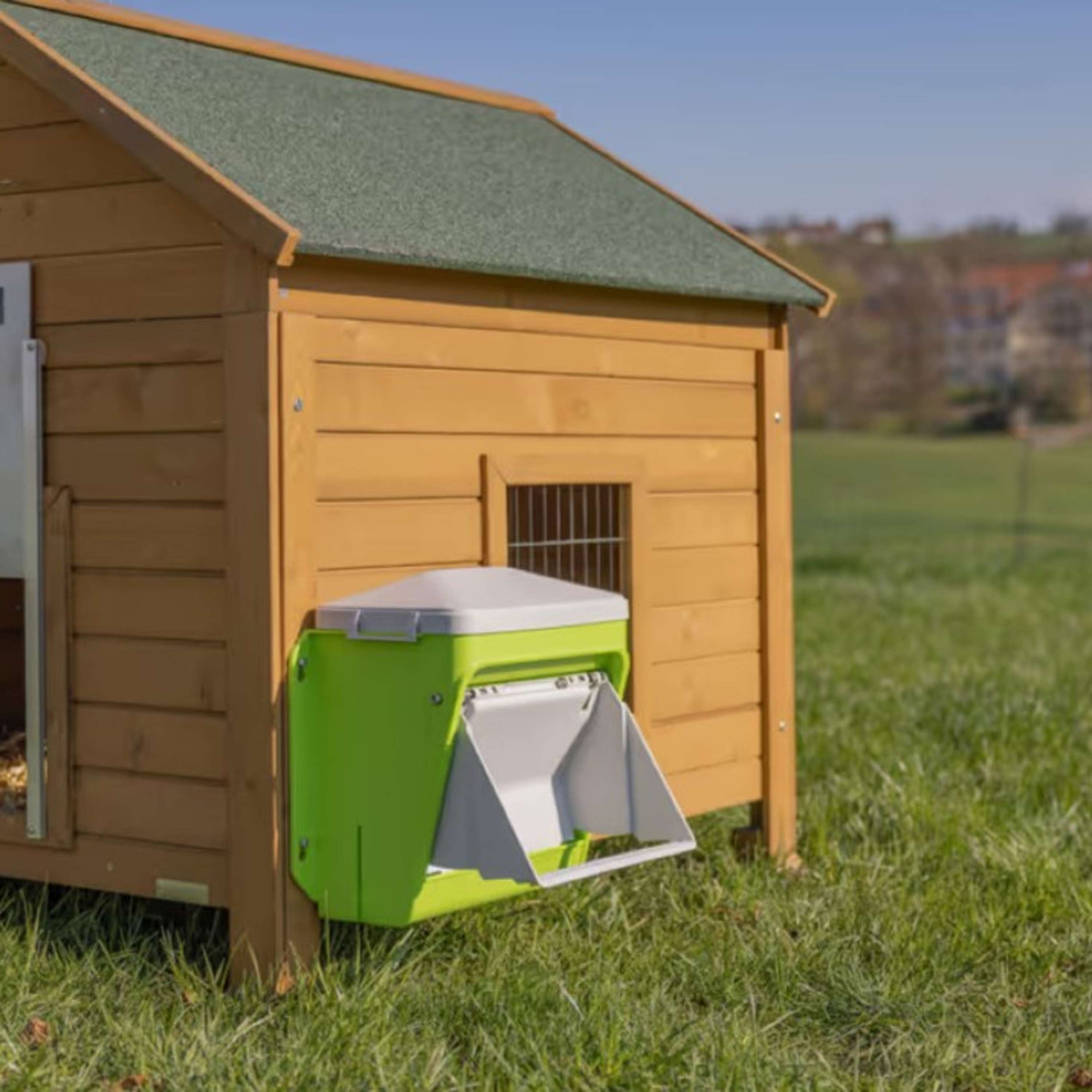 Kerbl Mangime Automatico con Aletta Protettiva Verde