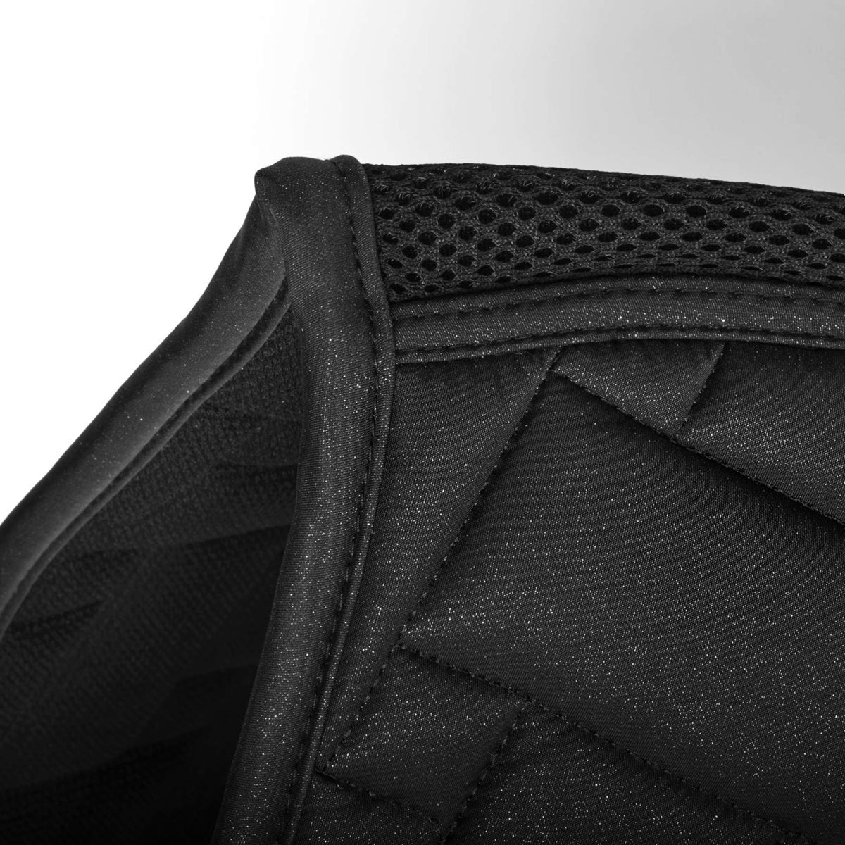 Kingsland Sottosella KLLexie saltando Nero