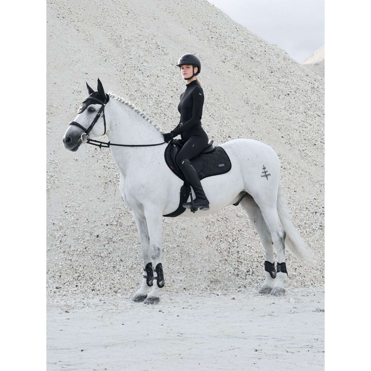 LeMieux Sottosella Aspen saltando Houndstooth