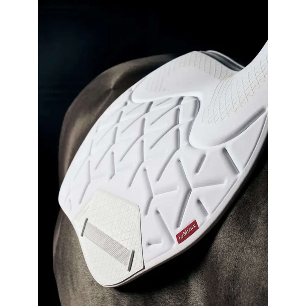 LeMieux Sottosella ProForm saltando Bianco