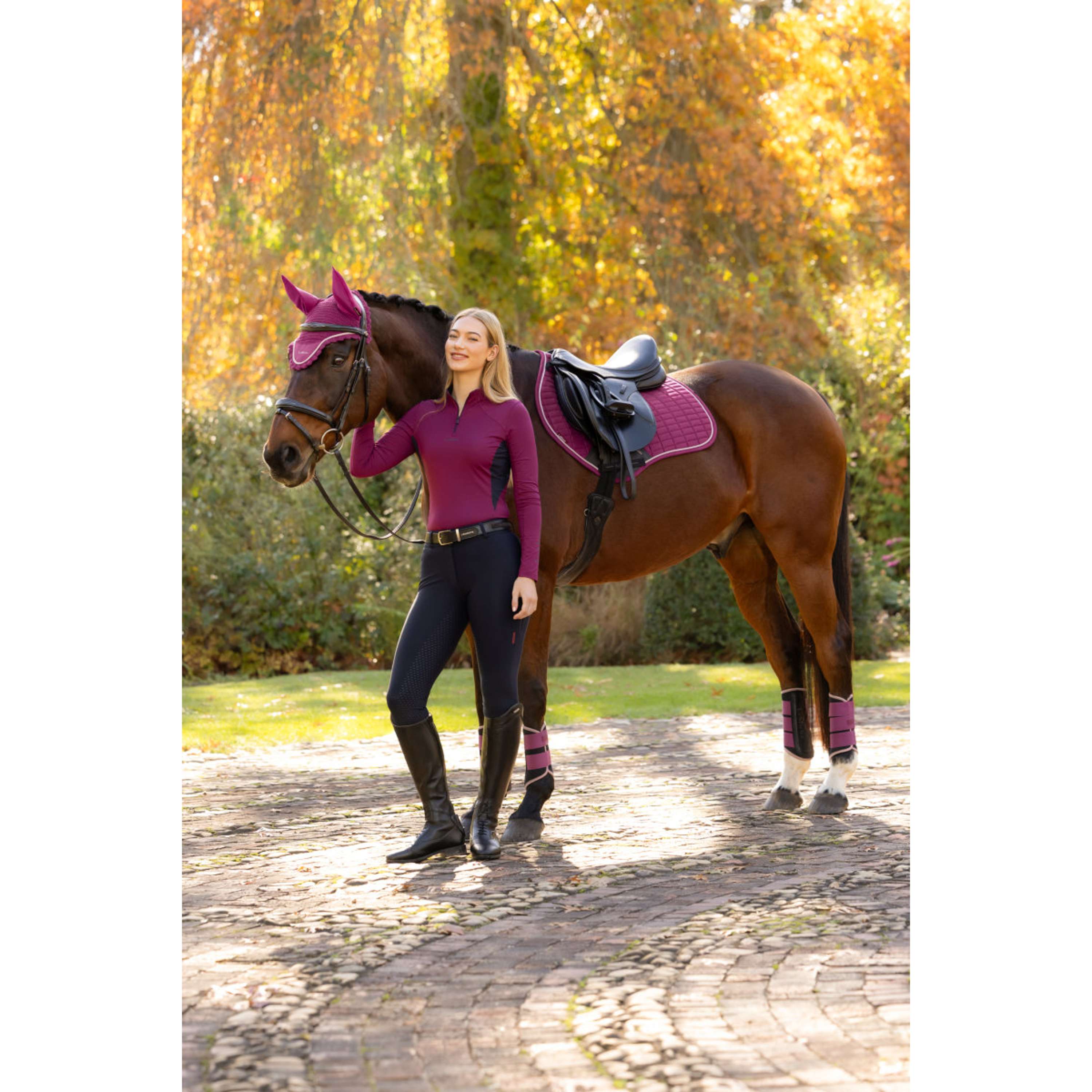 LeMieux Sottosella Suede Close Contact Square Saltando Blackberry
