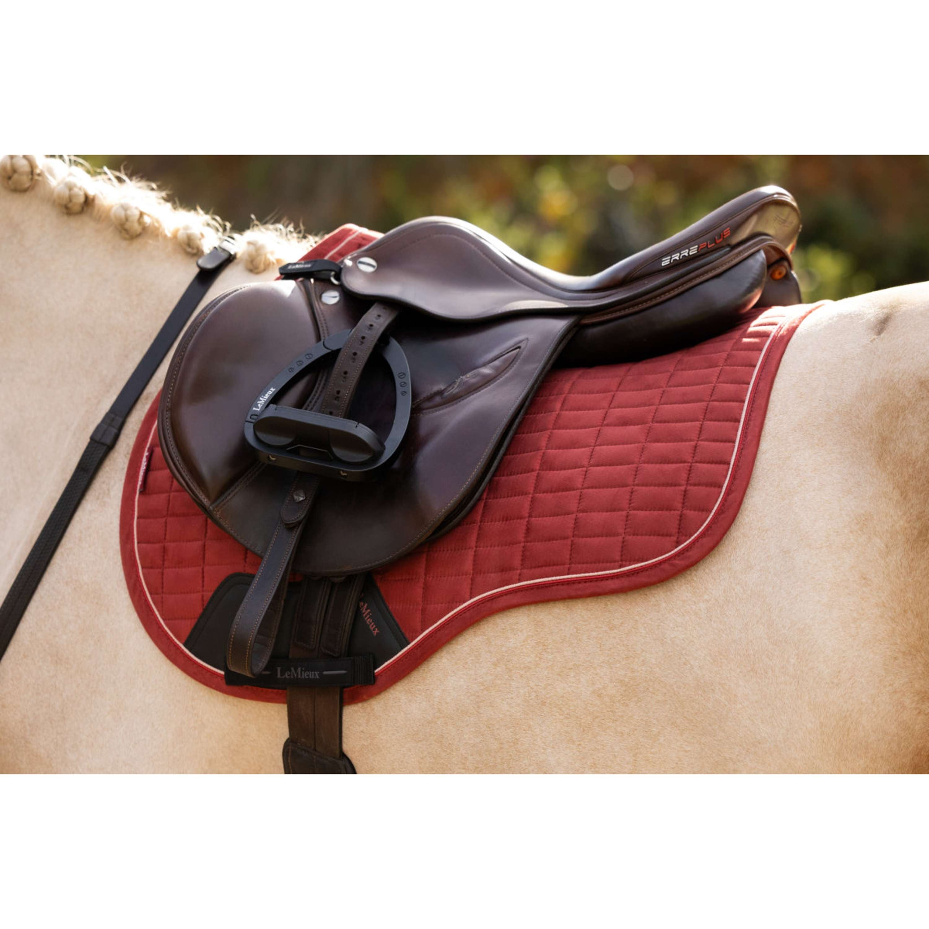 LeMieux Sottosella Suede Square Tutto Uso Russet