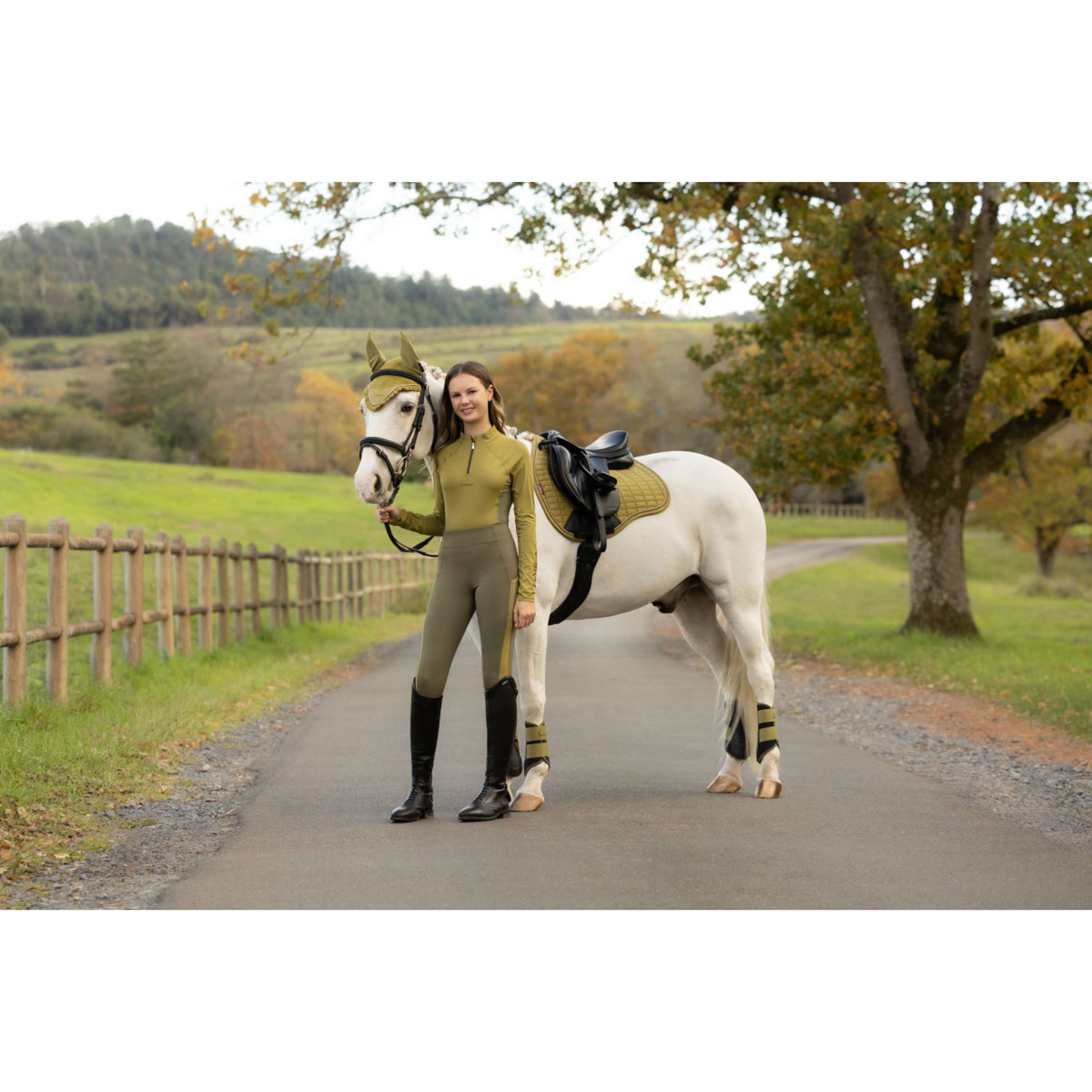 LeMieux Sottosella Suede Square Tutto Uso Gooseberry