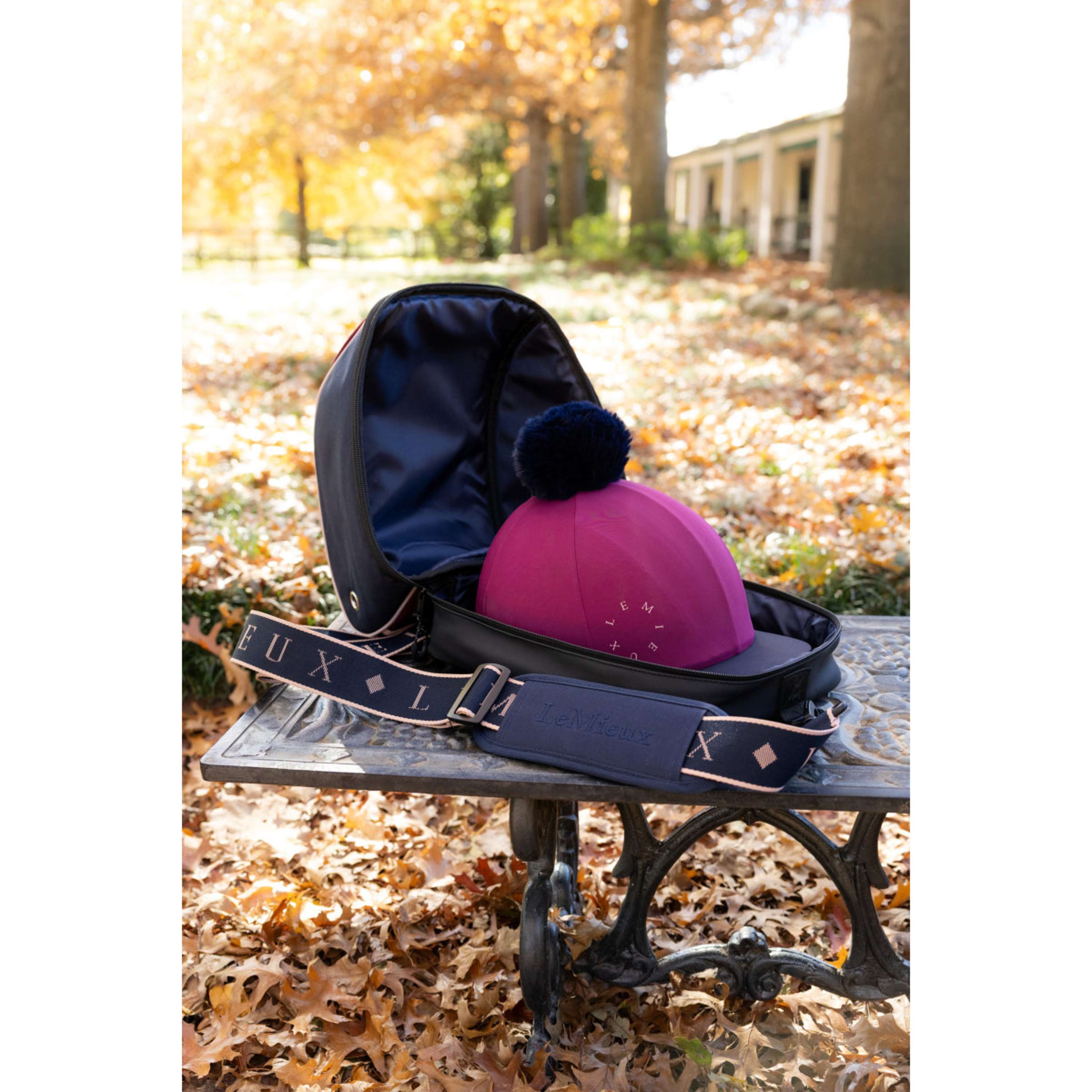 LeMieux Borsa per Casco AW26 Blackberry