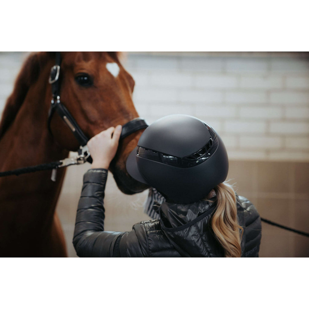 Pikeur Cappellino AirLuxe Pure Visiera lunga Nero