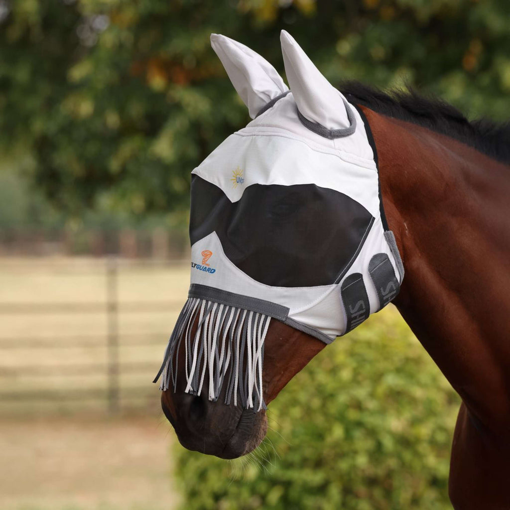 FlyGuard by Shires Maschera per Mosche Pro Sun Shade con Orecchie e Frange Bianco