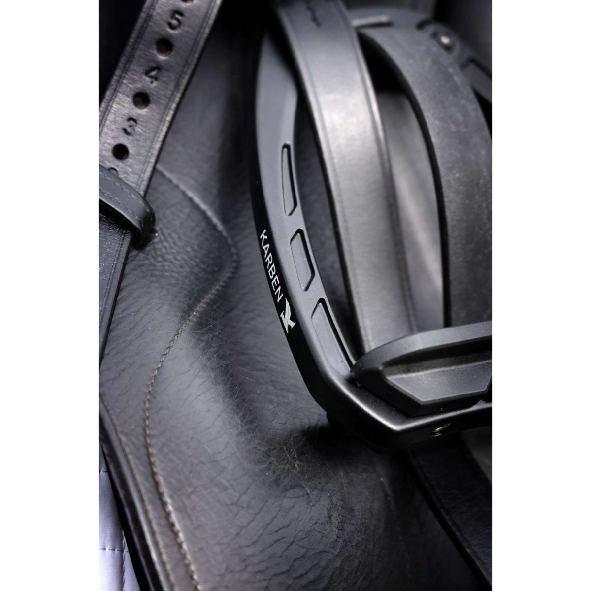 Karben by Shires Staffa Ultra Grip Nero